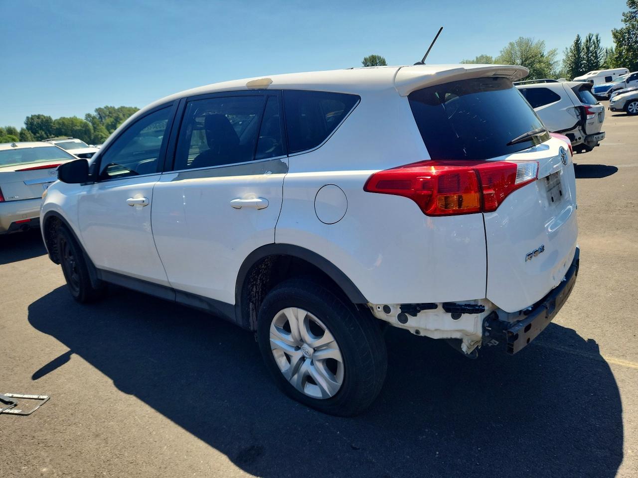2014 Toyota Rav4 Le White vin: 2T3ZFREV7EW111338
