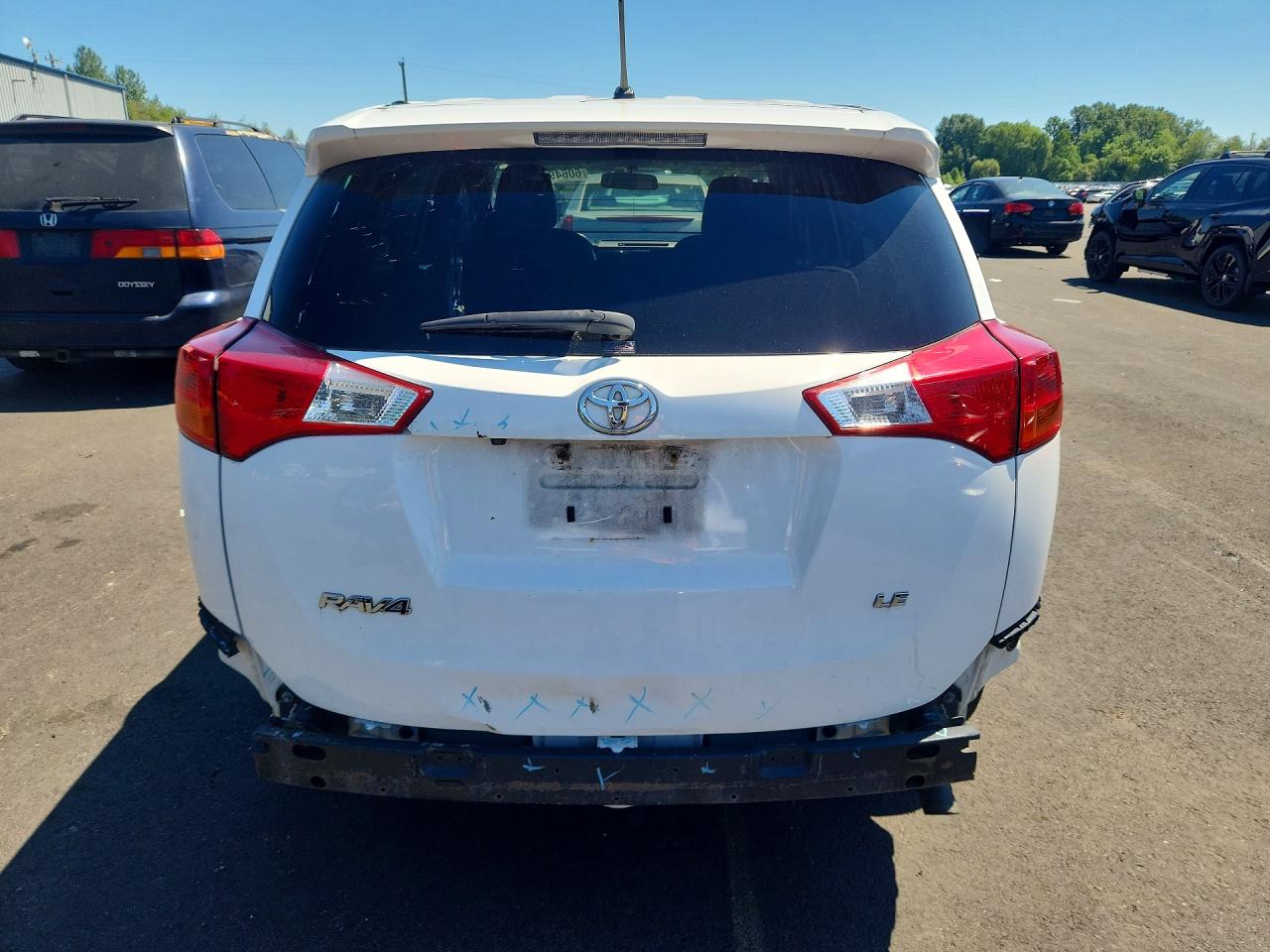2014 Toyota Rav4 Le White vin: 2T3ZFREV7EW111338
