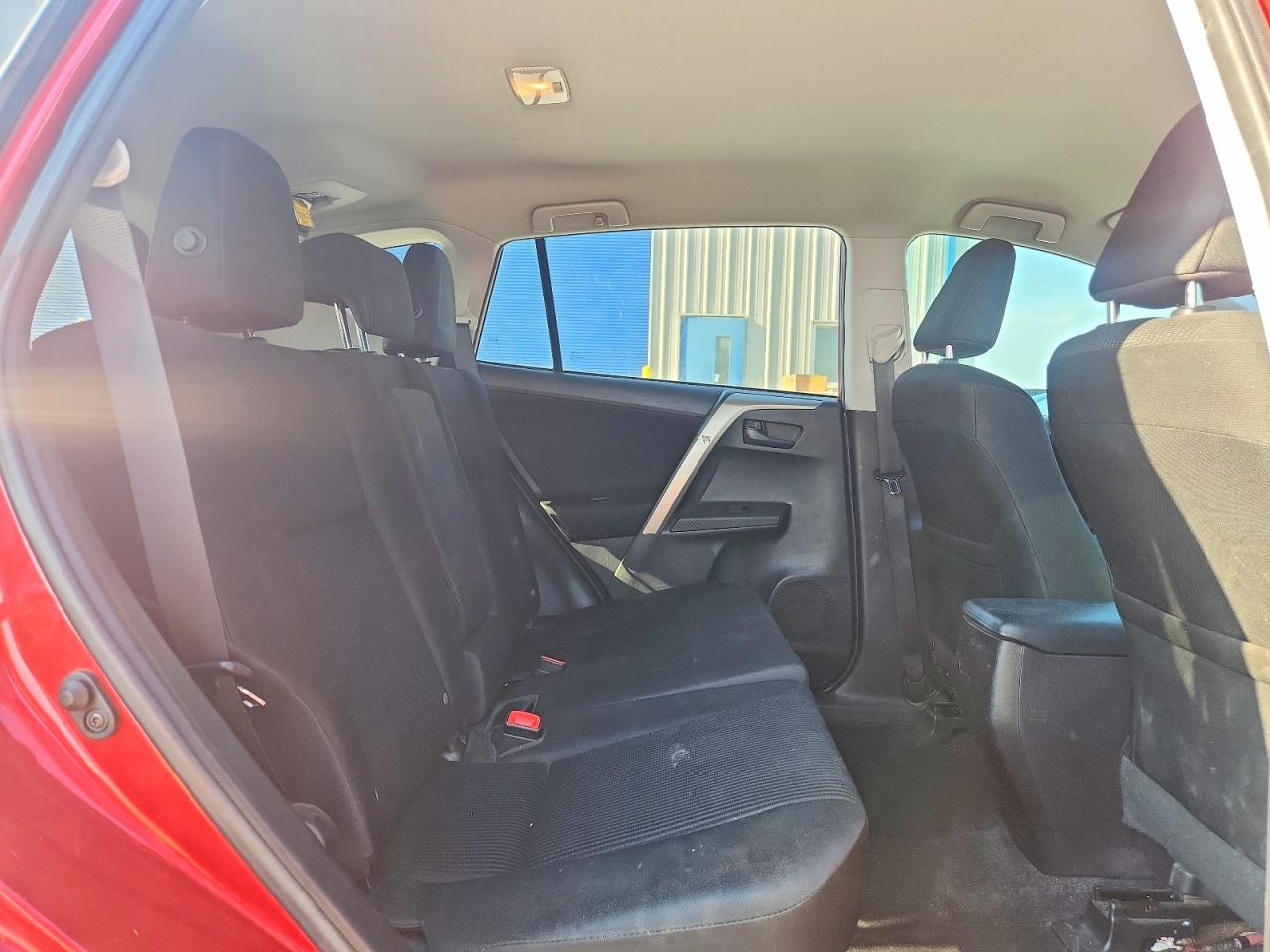 2014 Toyota Rav4 Le Red vin: 2T3ZFREV7EW117057