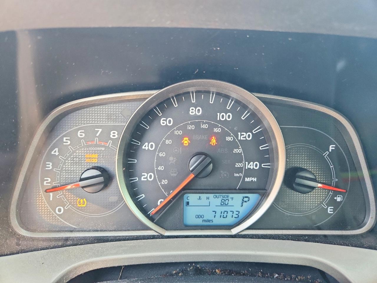 2014 Toyota Rav4 Le Red vin: 2T3ZFREV7EW117057