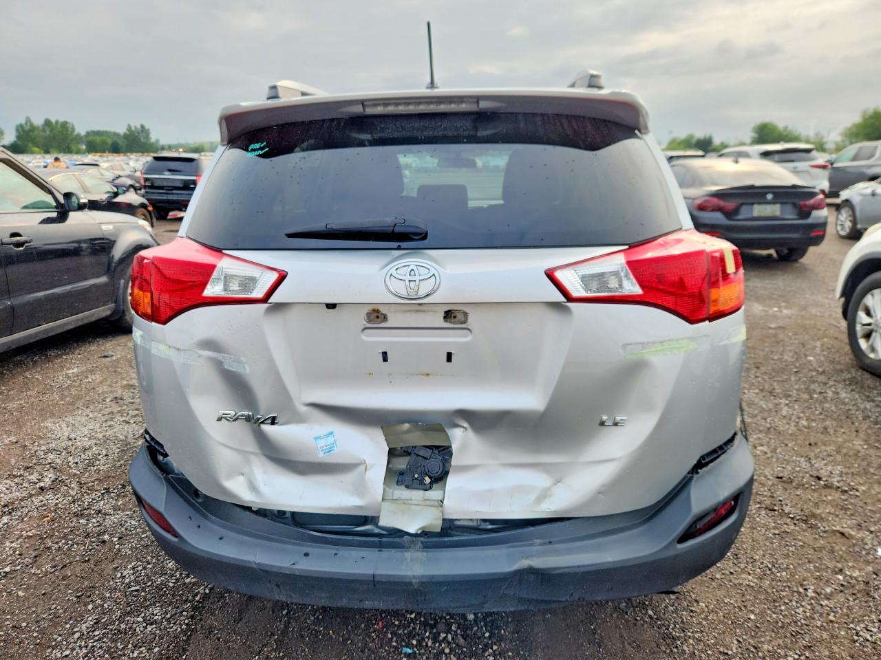 2015 Toyota Rav4 Le Silver vin: 2T3ZFREV7FW209626