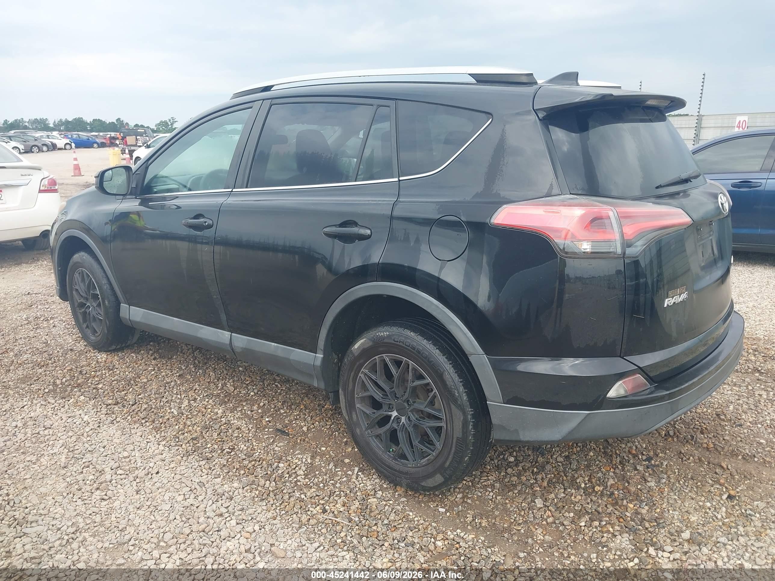 2016 Toyota Rav4 Le Black vin: 2T3ZFREV7GW268841
