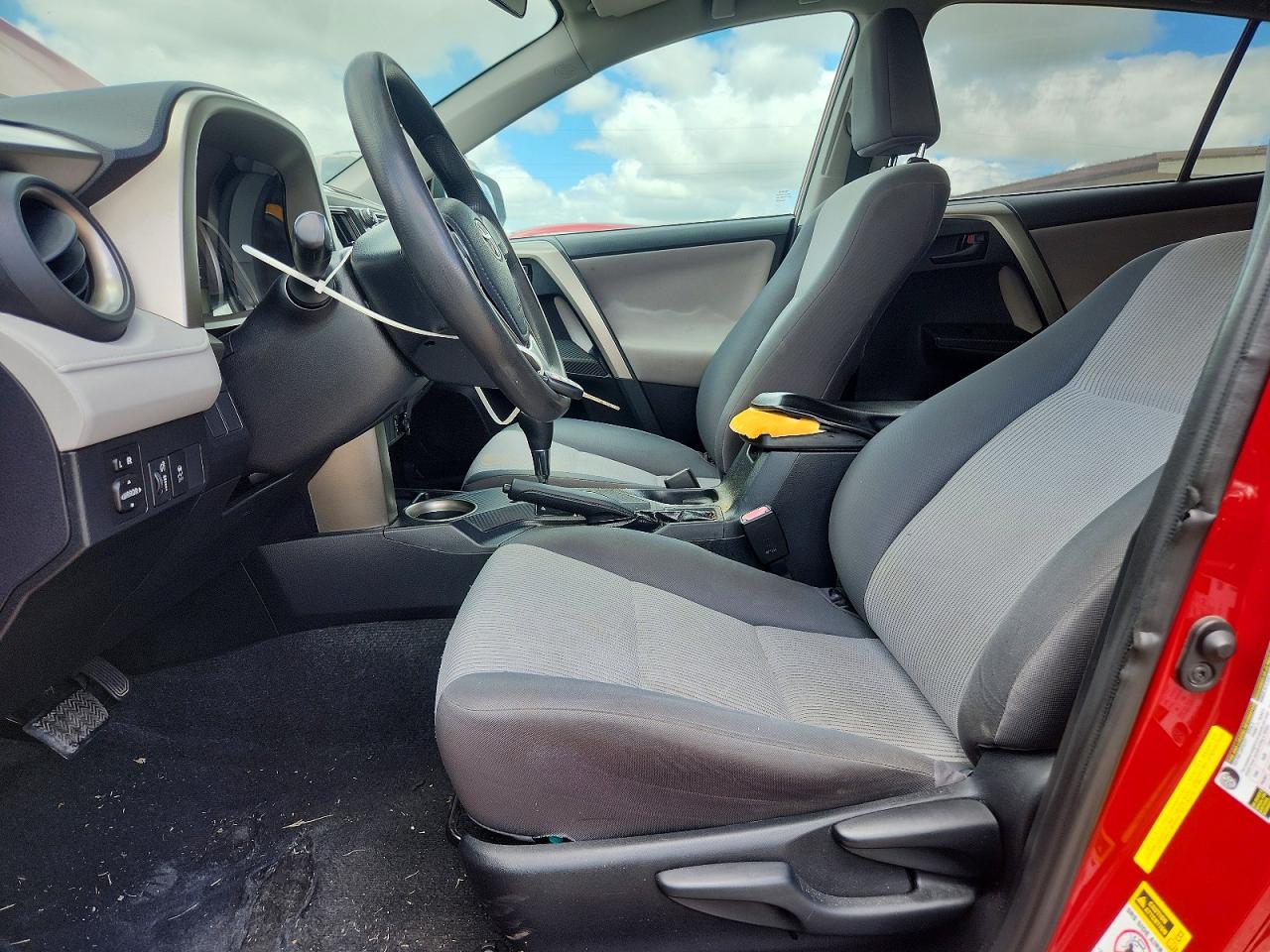 2014 Toyota Rav4 Le Red vin: 2T3ZFREV8EW083033