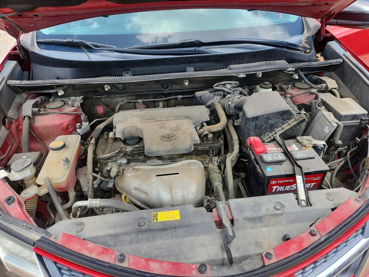 2014 Toyota Rav4 Le Red vin: 2T3ZFREV8EW083033