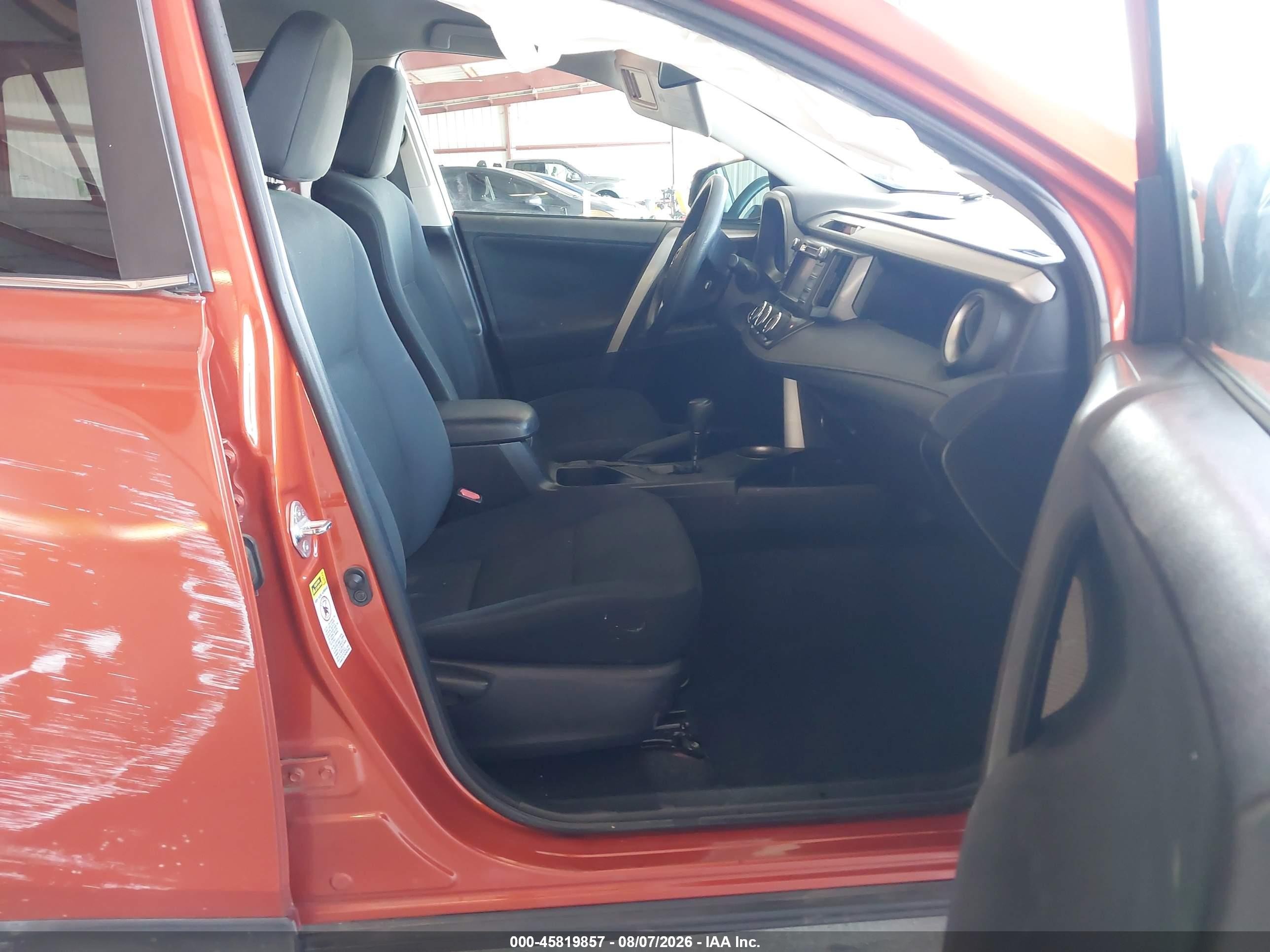 2015 Toyota Rav4 Le Orange vin: 2T3ZFREV8FW141711