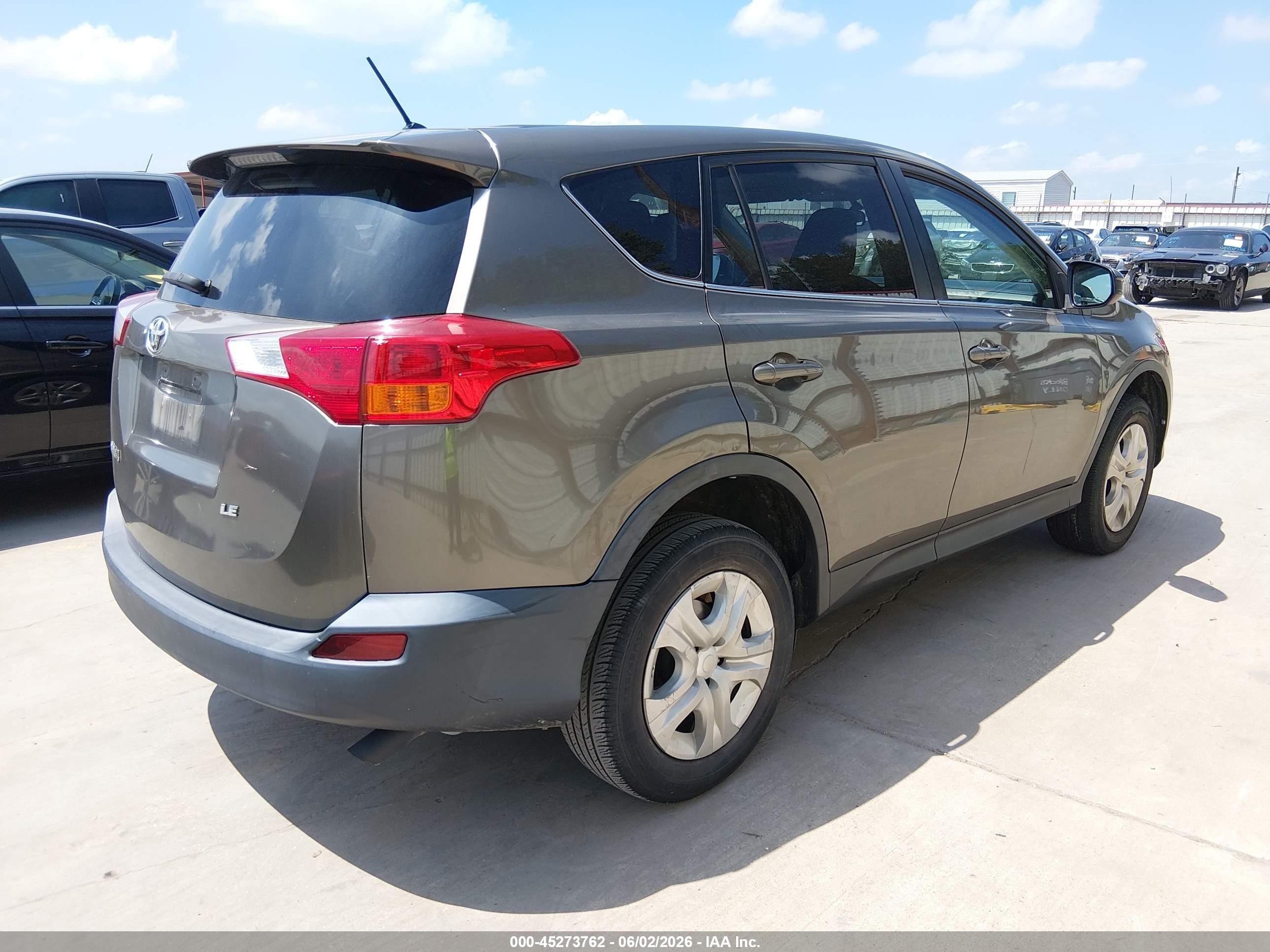 2015 Toyota Rav4 Le Brown vin: 2T3ZFREV8FW143426