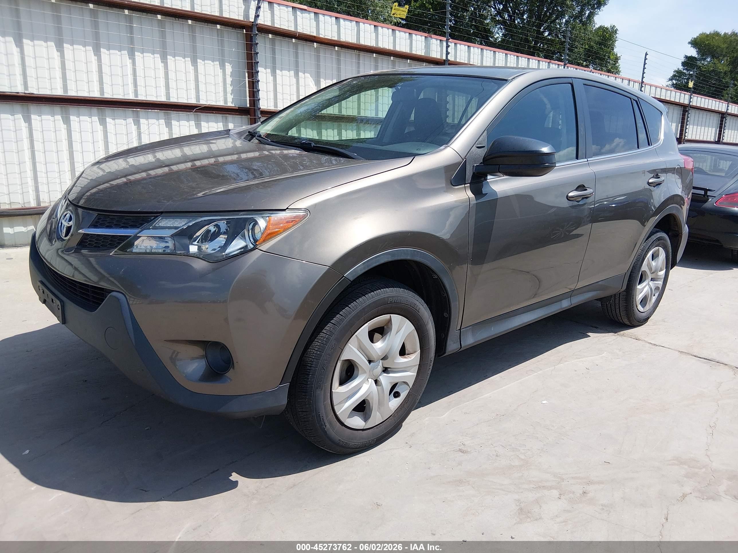 2015 Toyota Rav4 Le Brown vin: 2T3ZFREV8FW143426