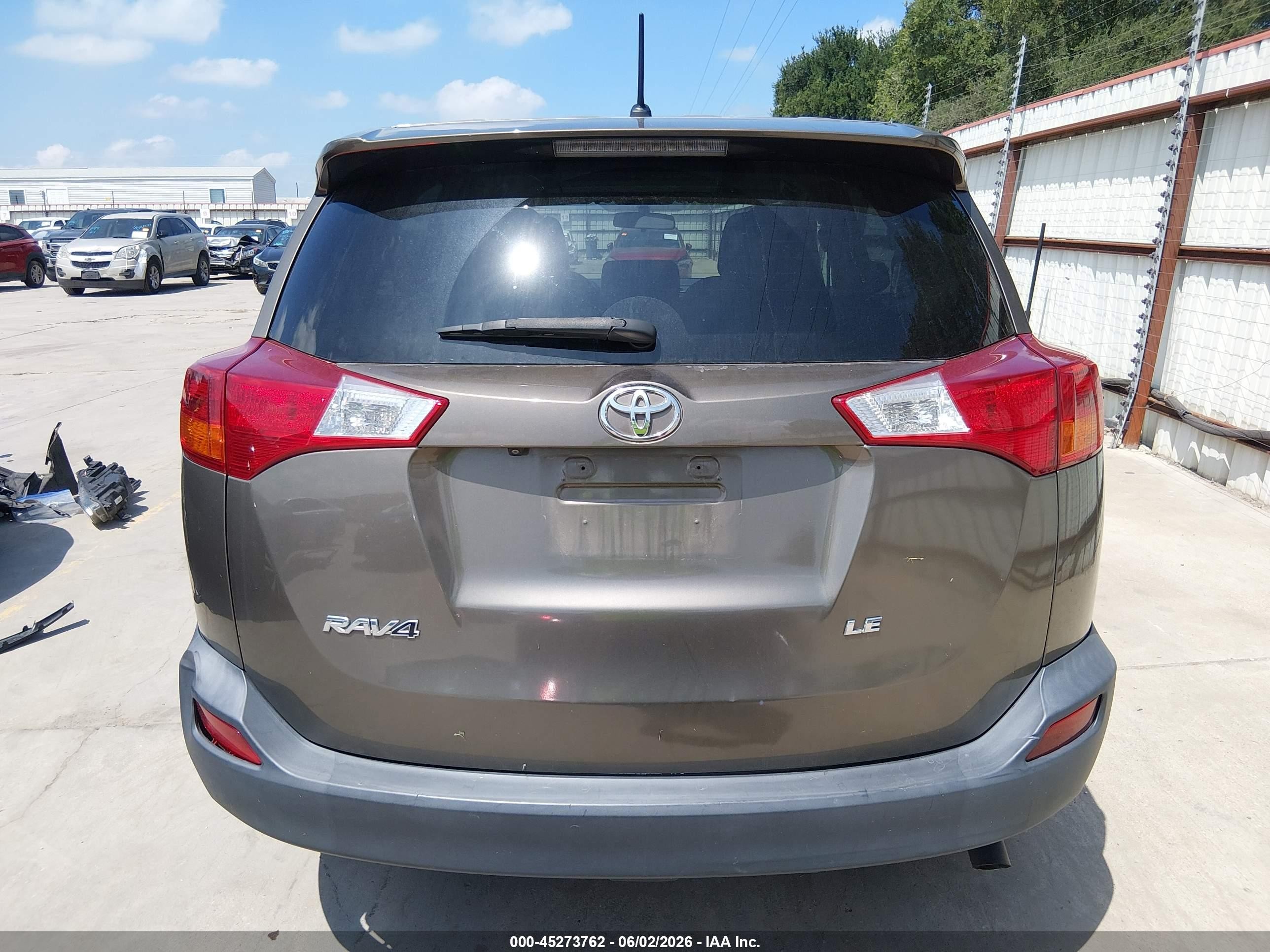 2015 Toyota Rav4 Le Brown vin: 2T3ZFREV8FW143426