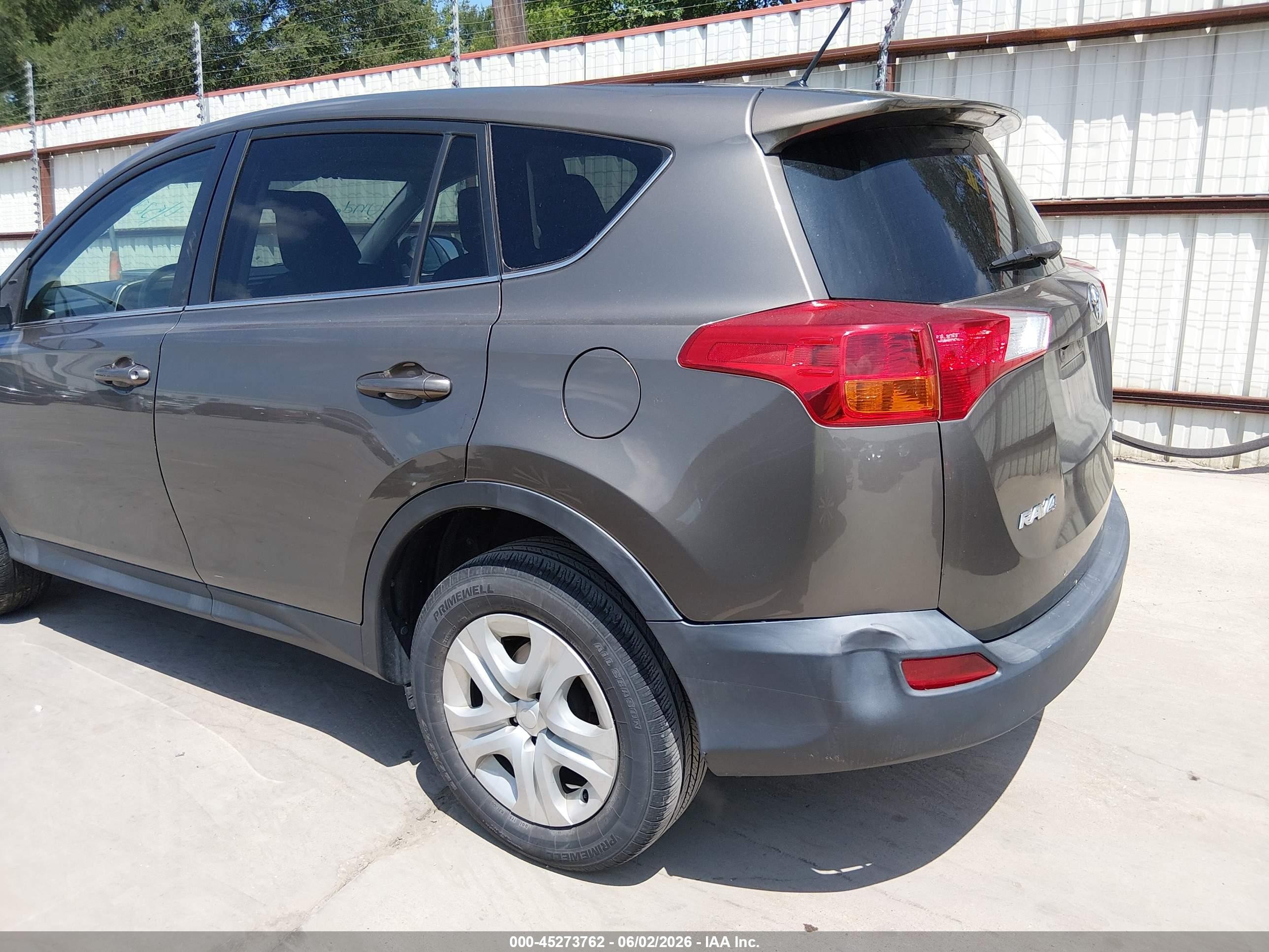 2015 Toyota Rav4 Le Brown vin: 2T3ZFREV8FW143426
