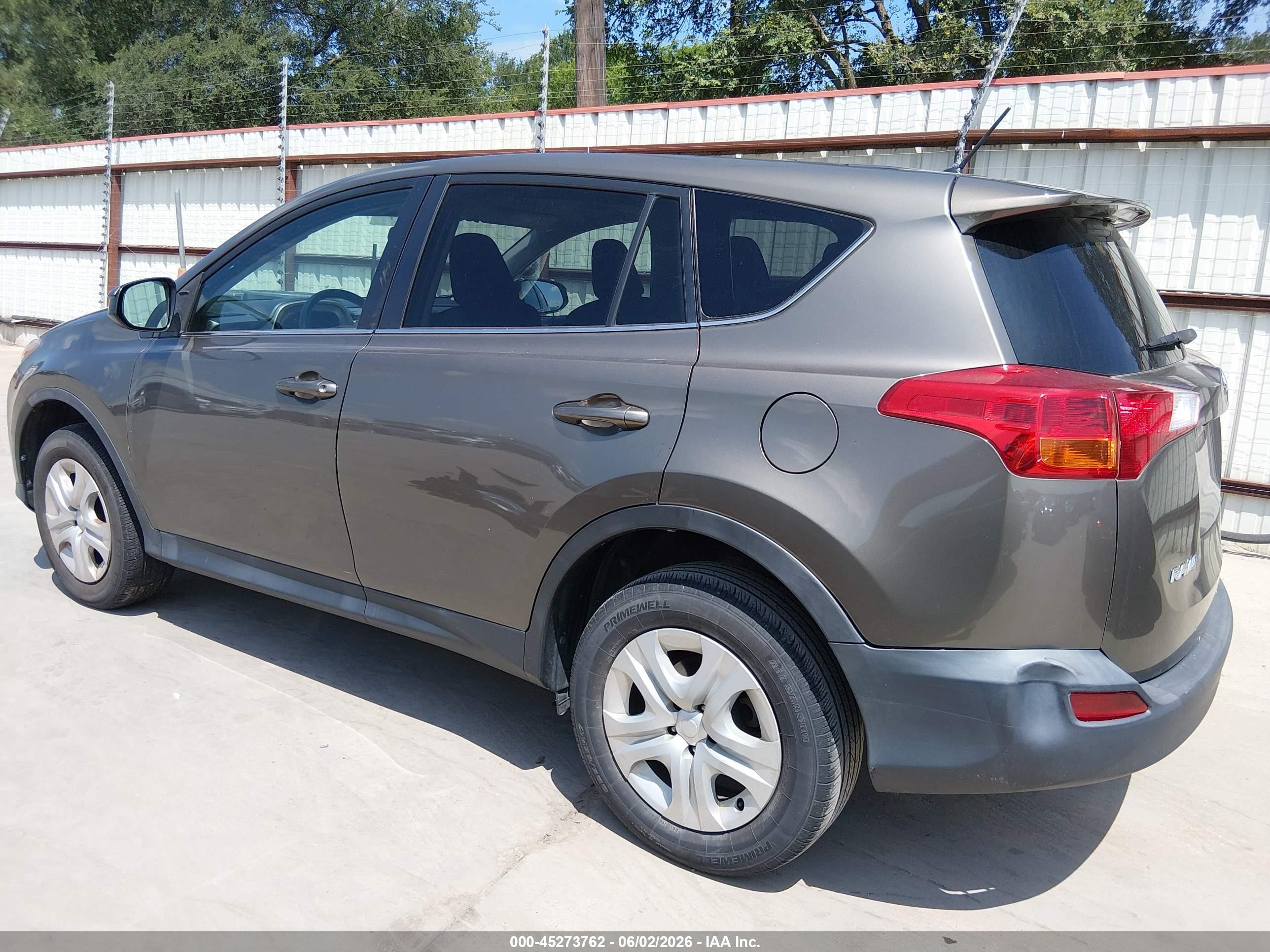2015 Toyota Rav4 Le Brown vin: 2T3ZFREV8FW143426
