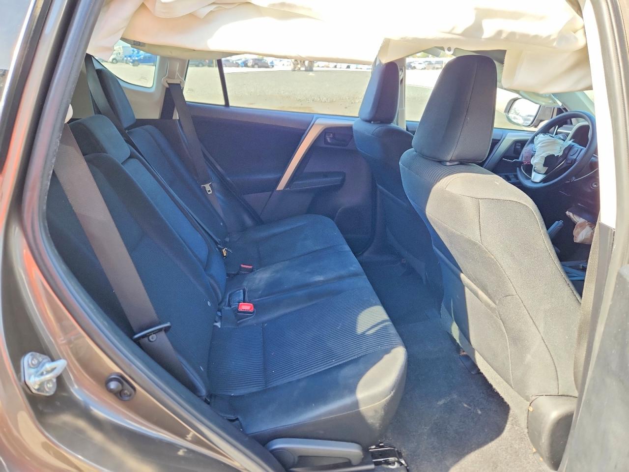 2015 Toyota Rav4 Le Brown vin: 2T3ZFREV8FW148819