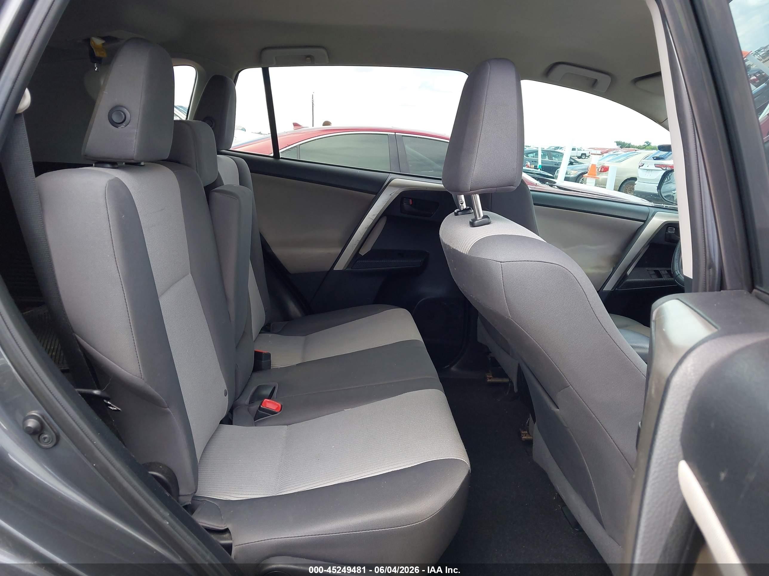 2015 Toyota Rav4 Le Gray vin: 2T3ZFREV8FW151722
