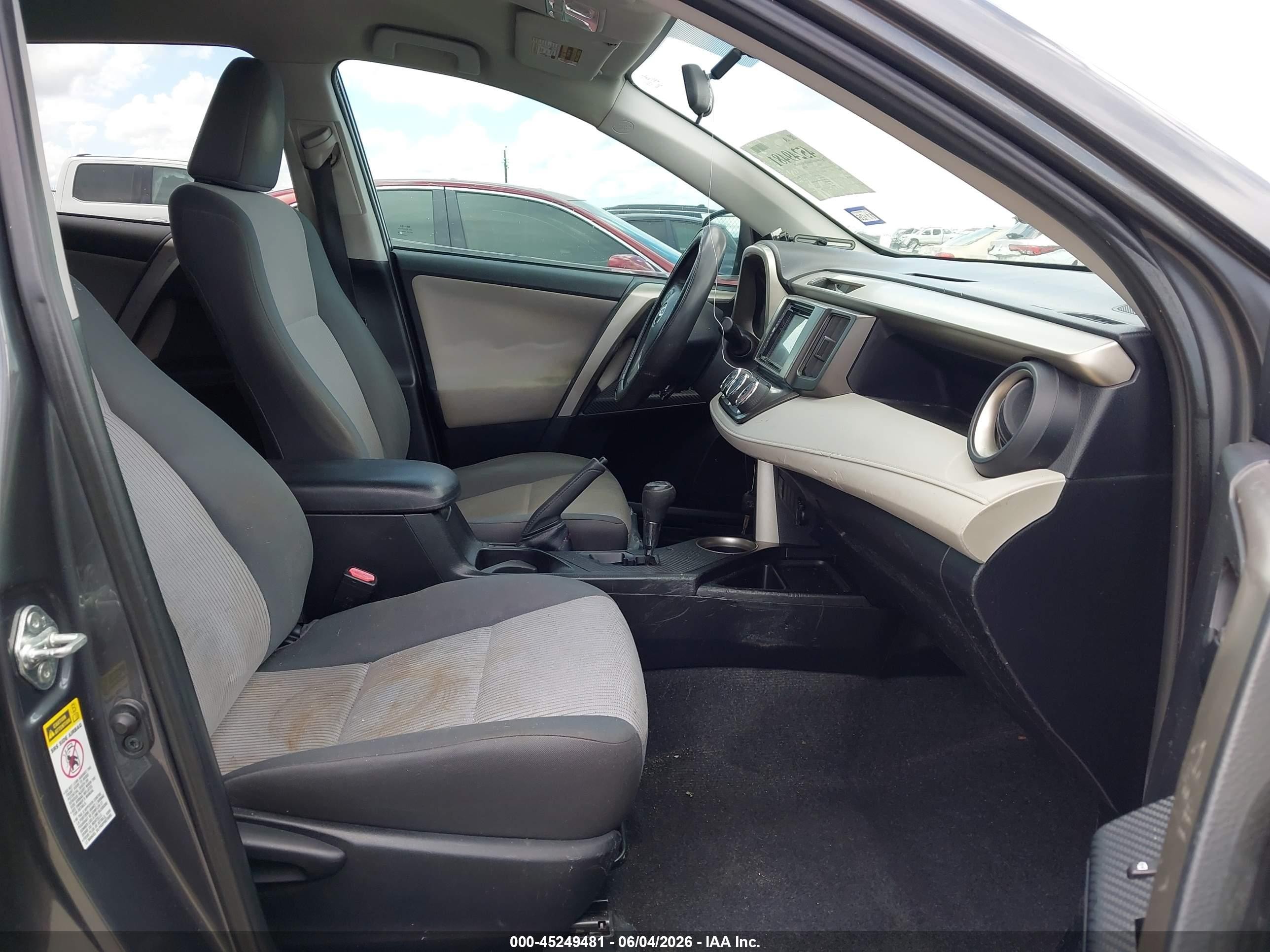 2015 Toyota Rav4 Le Gray vin: 2T3ZFREV8FW151722