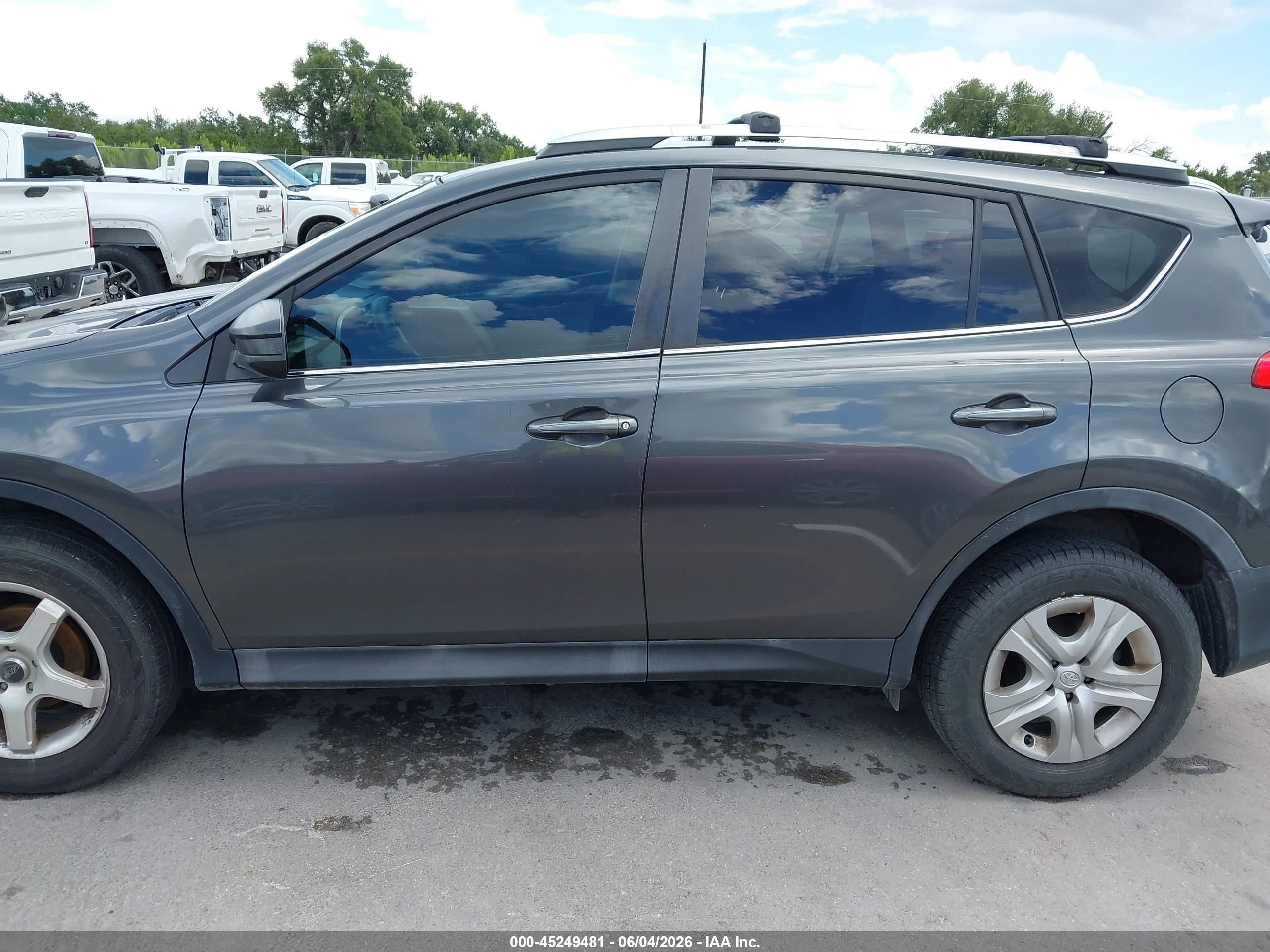 2015 Toyota Rav4 Le Gray vin: 2T3ZFREV8FW151722