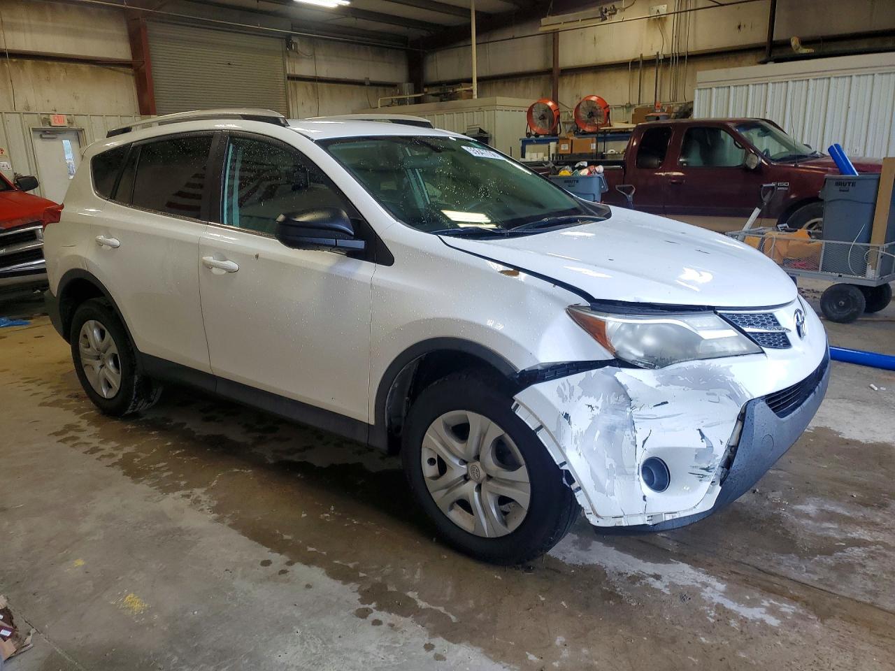 2015 Toyota Rav4 Le White vin: 2T3ZFREV8FW162834