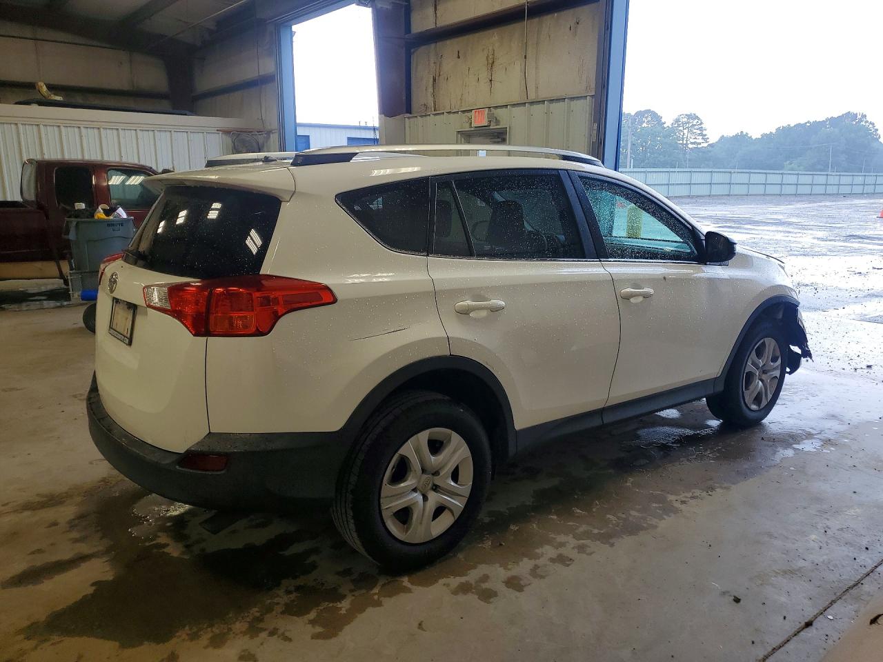 2015 Toyota Rav4 Le White vin: 2T3ZFREV8FW162834