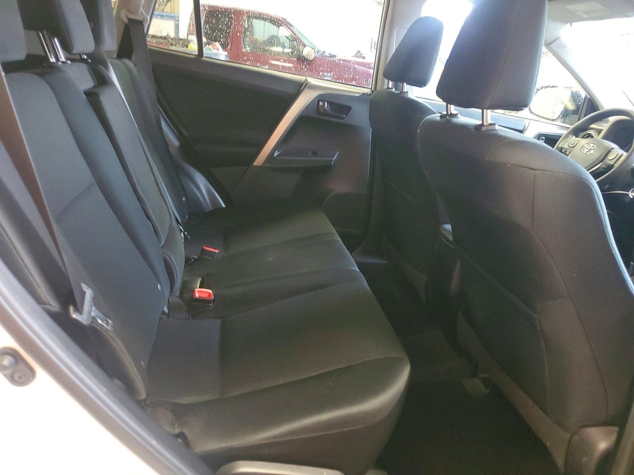 2015 Toyota Rav4 Le White vin: 2T3ZFREV8FW162834
