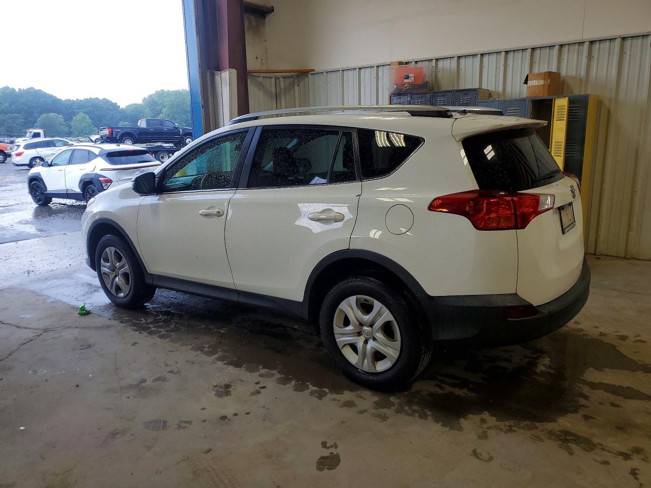 2015 Toyota Rav4 Le White vin: 2T3ZFREV8FW162834