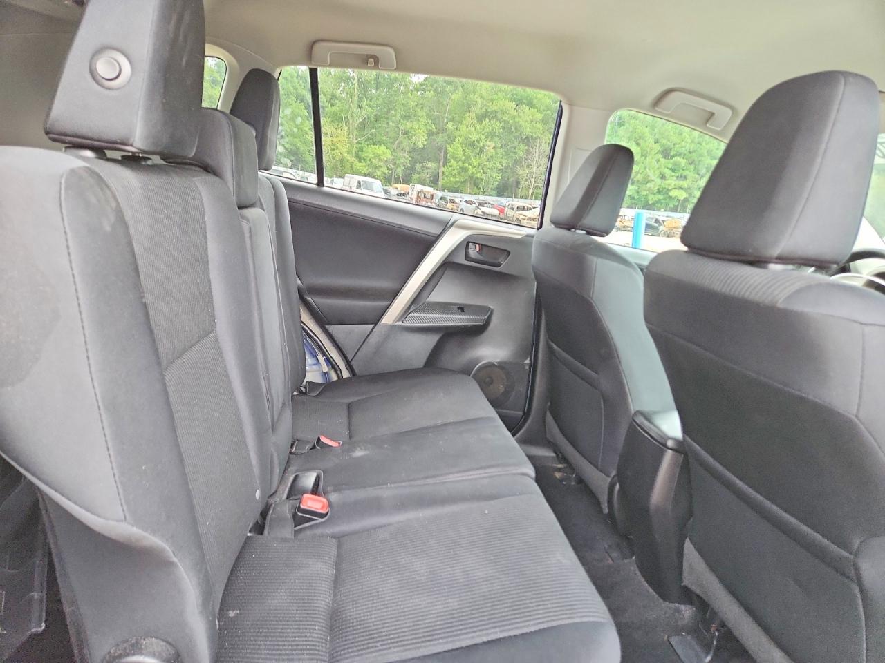 2015 Toyota Rav4 Le Blue vin: 2T3ZFREV8FW220926