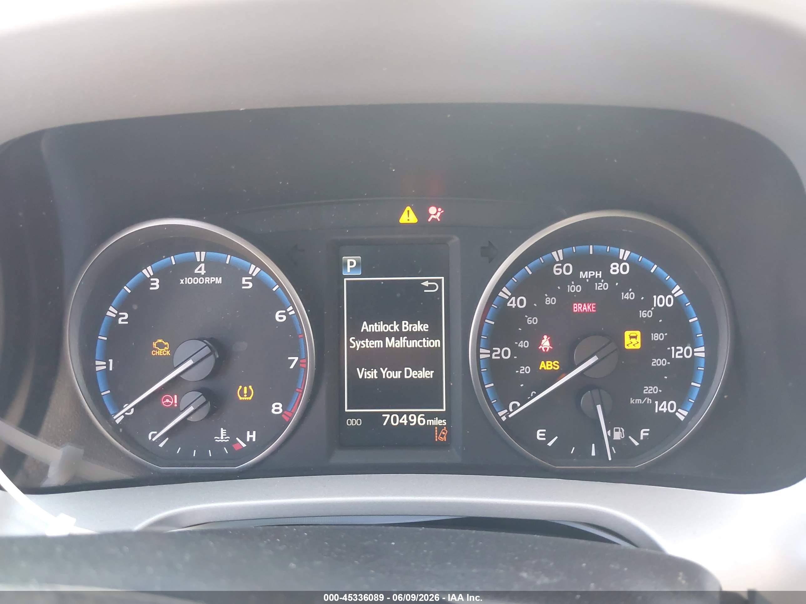 2017 Toyota Rav4 Le Silver vin: 2T3ZFREV8HW365354