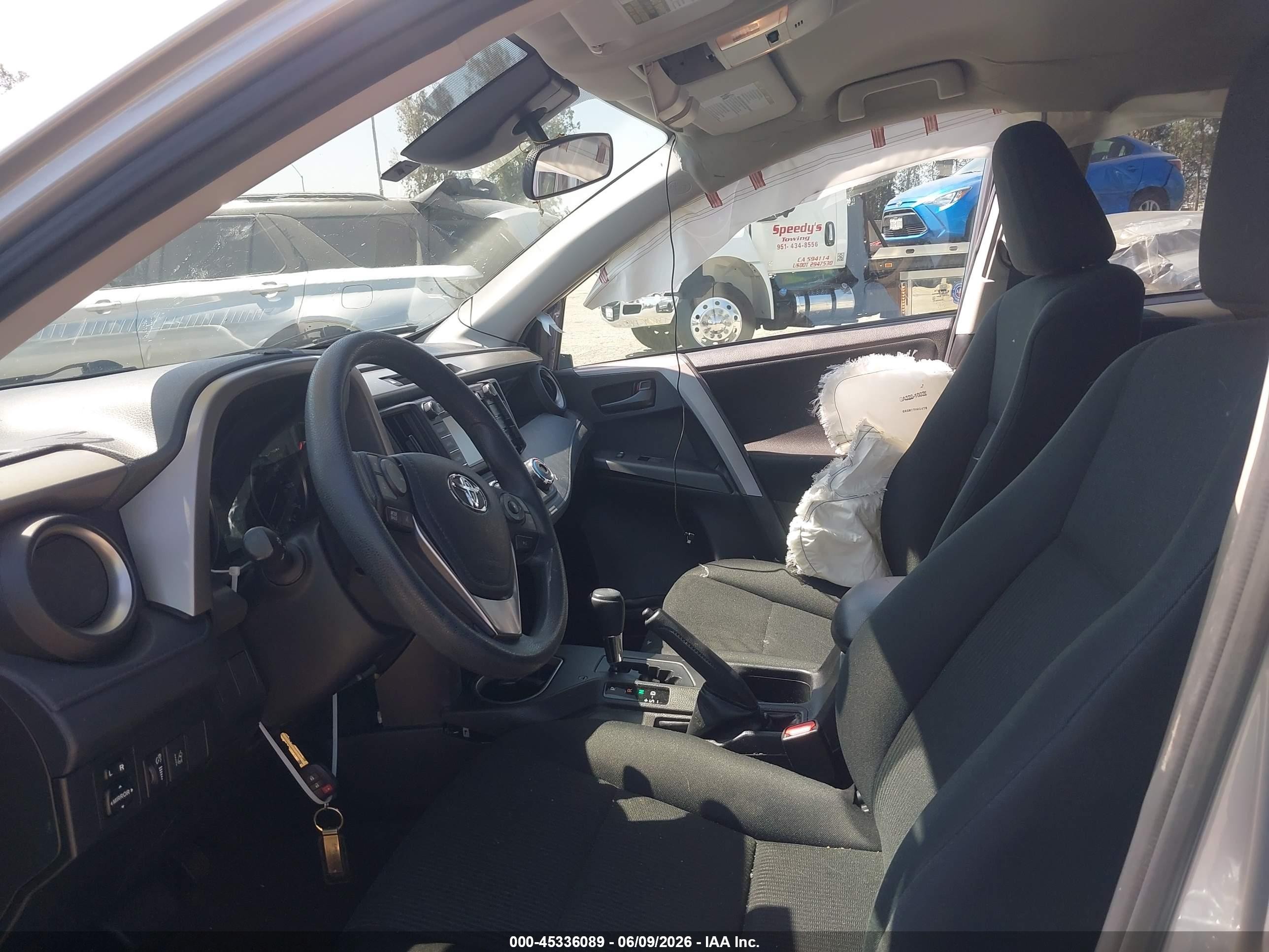 2017 Toyota Rav4 Le Silver vin: 2T3ZFREV8HW365354