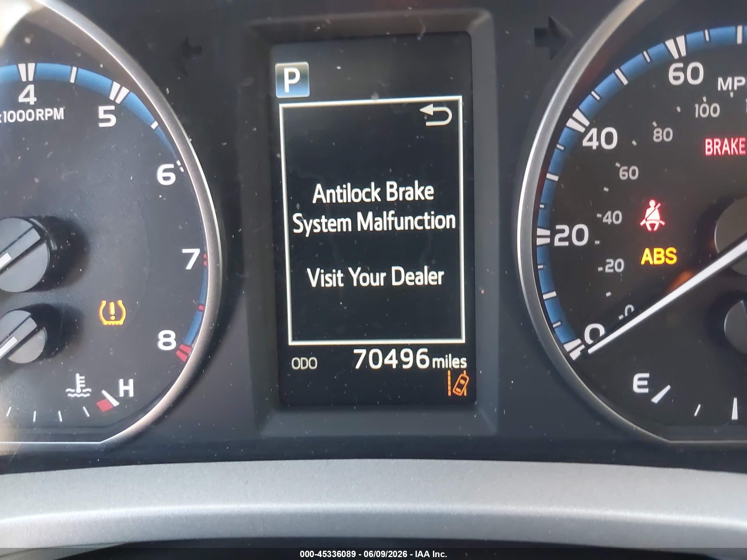 2017 Toyota Rav4 Le Silver vin: 2T3ZFREV8HW365354