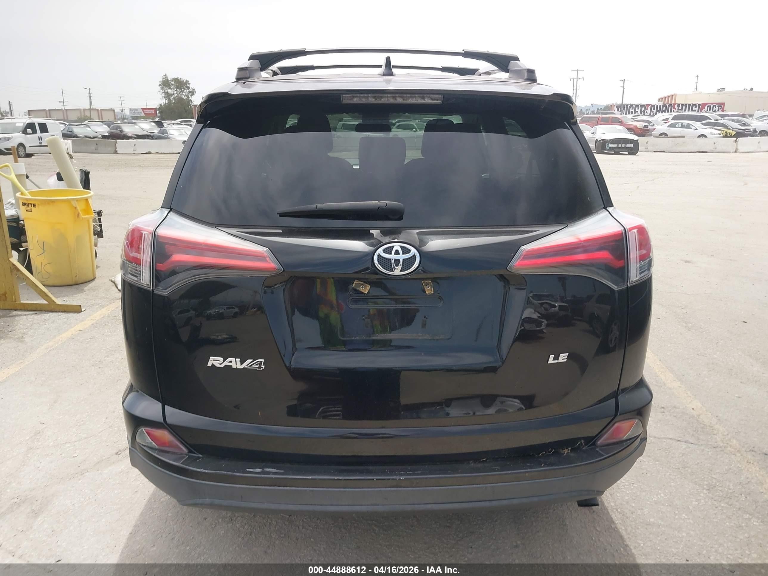 2018 Toyota Rav4 Le Black vin: 2T3ZFREV8JW432587