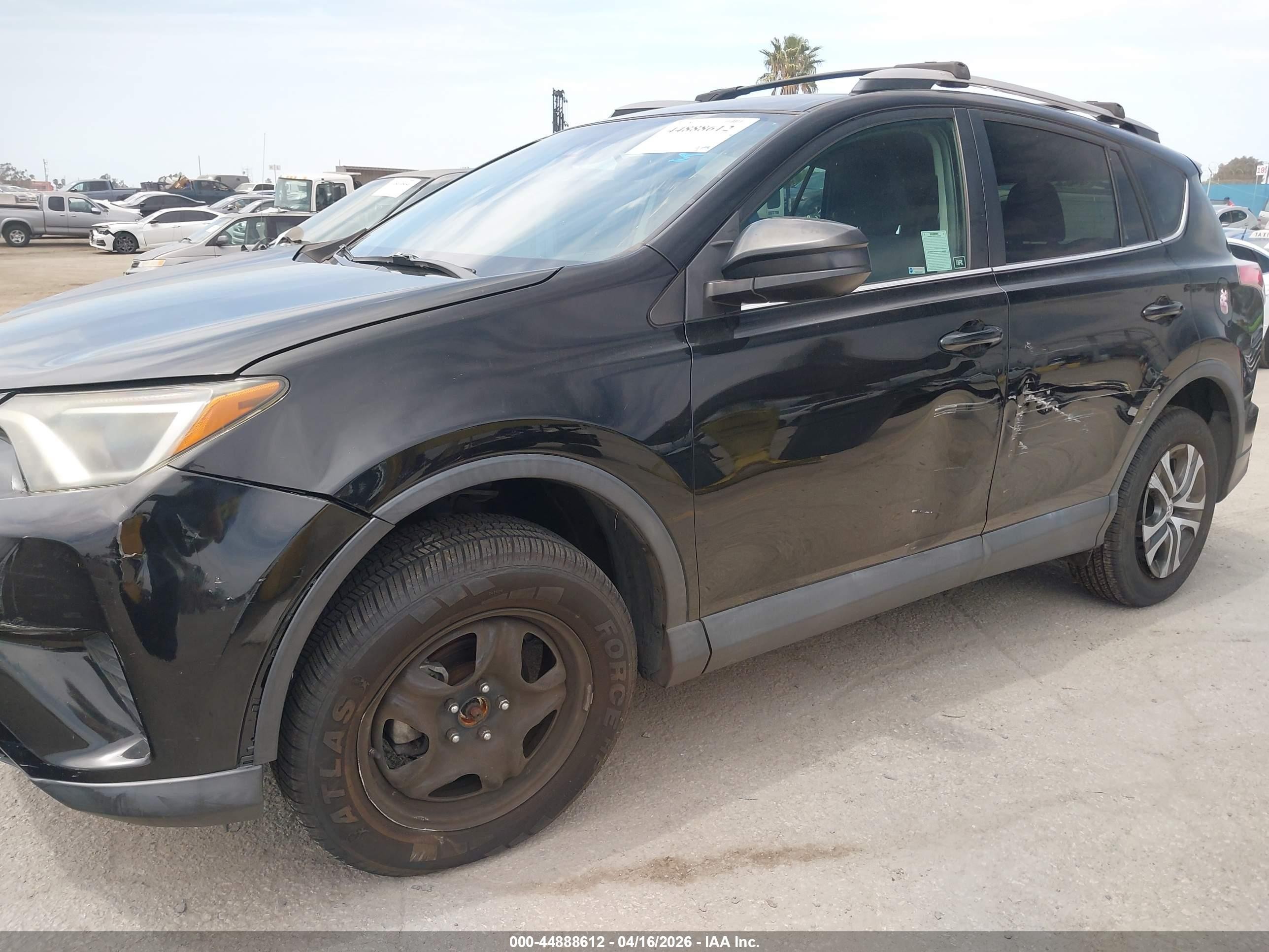 2018 Toyota Rav4 Le Black vin: 2T3ZFREV8JW432587