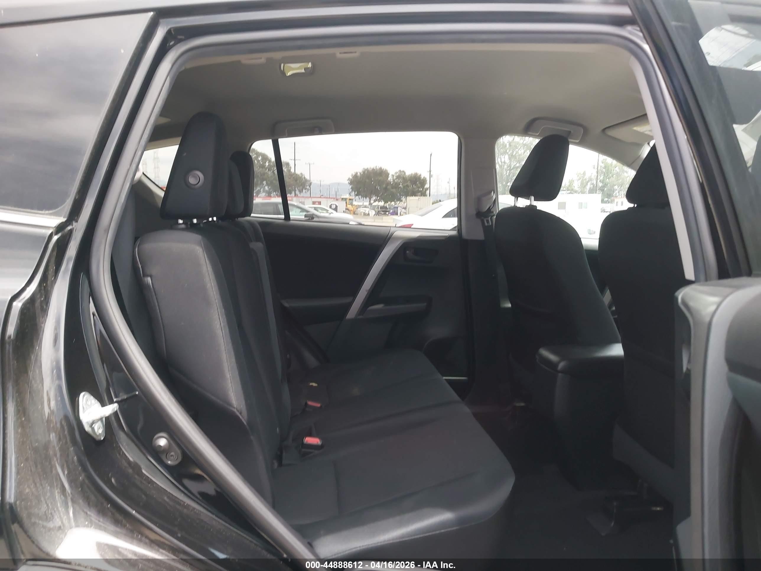 2018 Toyota Rav4 Le Black vin: 2T3ZFREV8JW432587