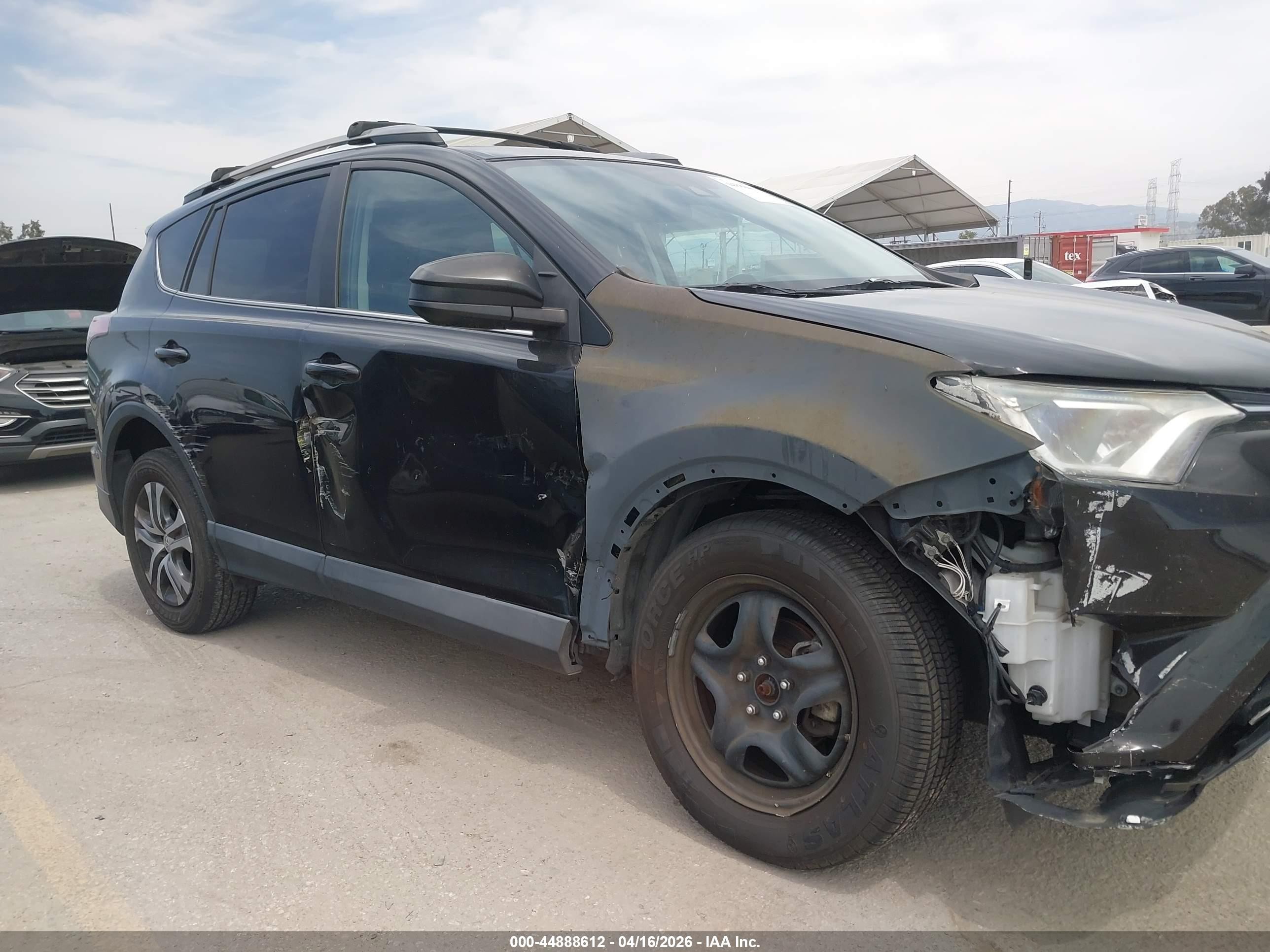 2018 Toyota Rav4 Le Black vin: 2T3ZFREV8JW432587