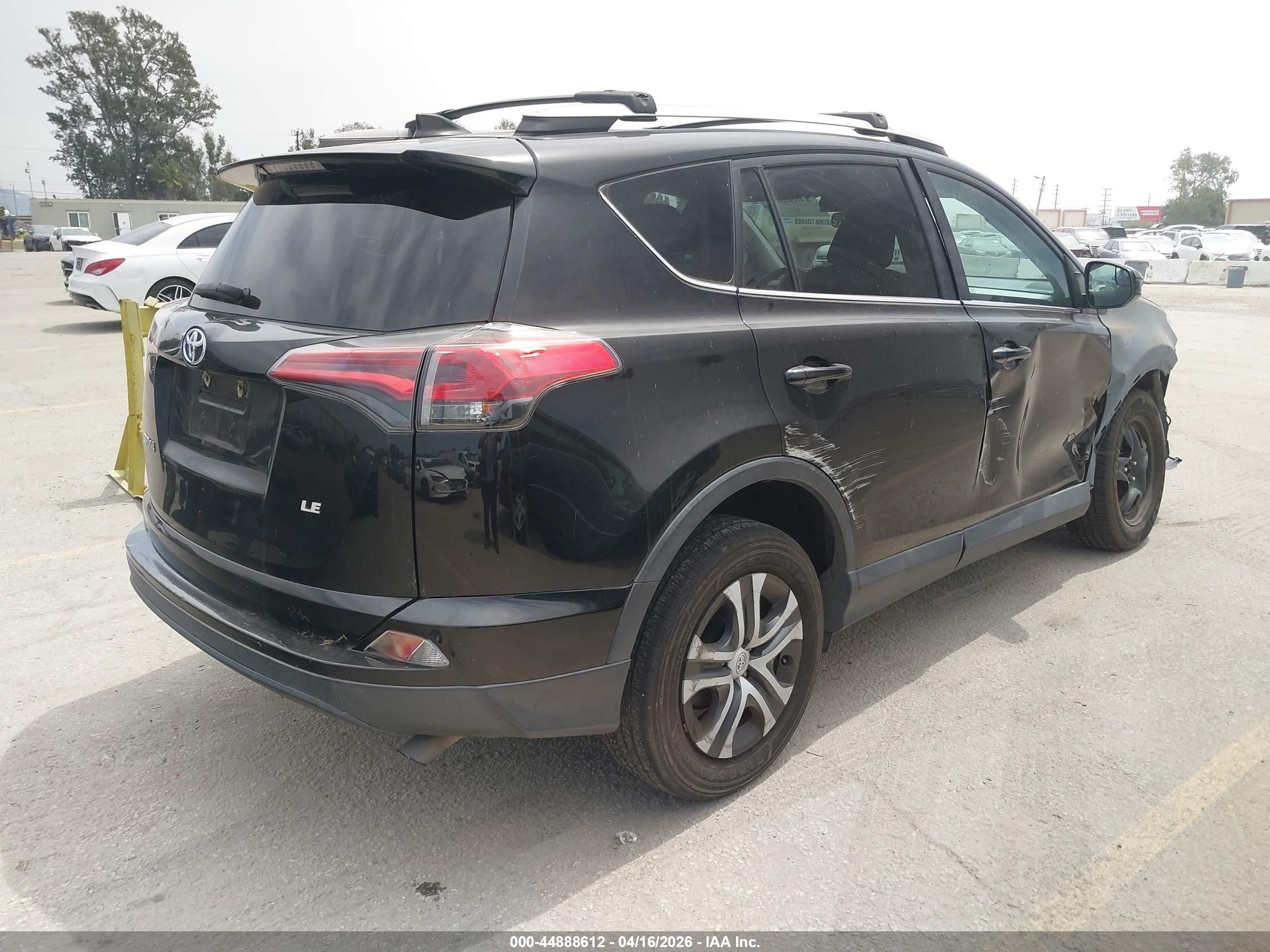 2018 Toyota Rav4 Le Black vin: 2T3ZFREV8JW432587