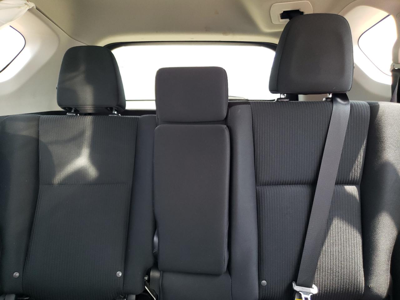 2018 Toyota Rav4 Le Silver vin: 2T3ZFREV8JW441628