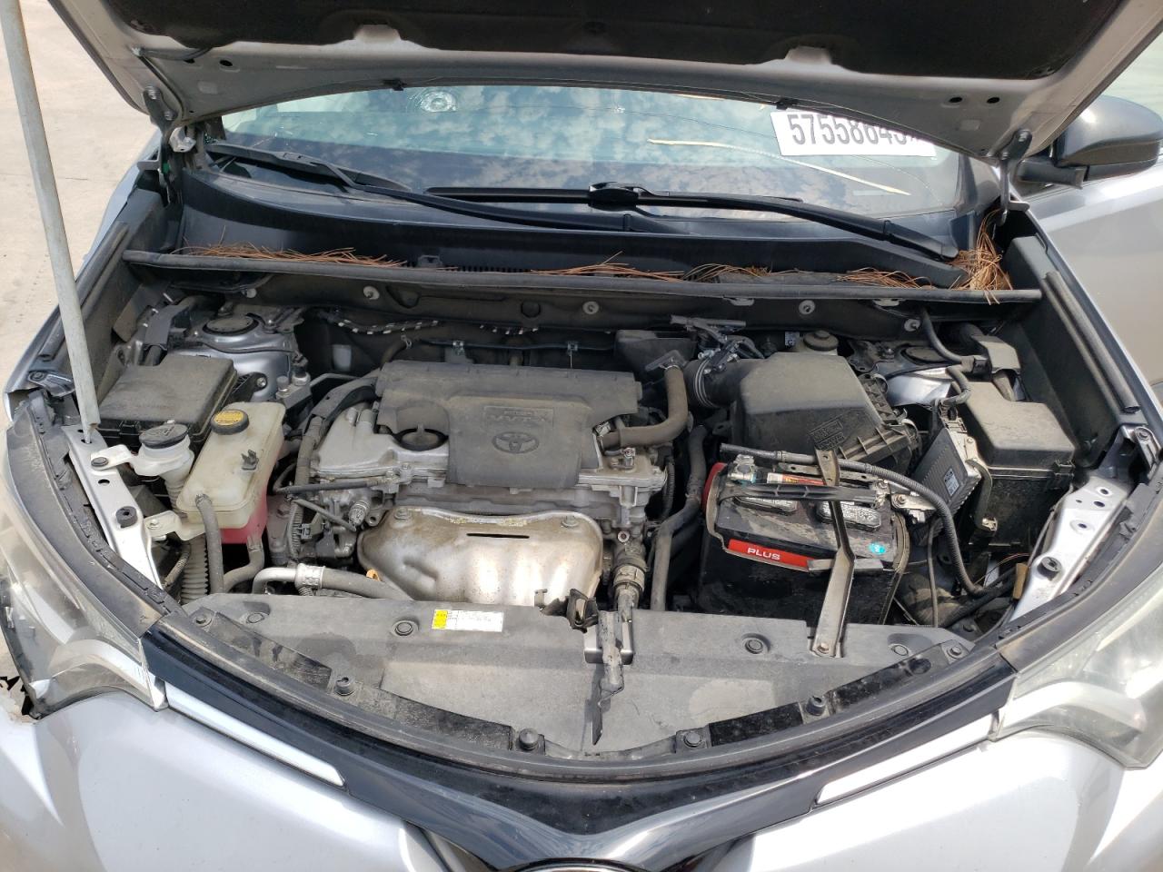 2018 Toyota Rav4 Le Silver vin: 2T3ZFREV8JW441628
