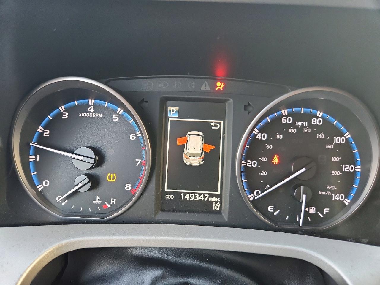 2018 Toyota Rav4 Le Silver vin: 2T3ZFREV8JW441628