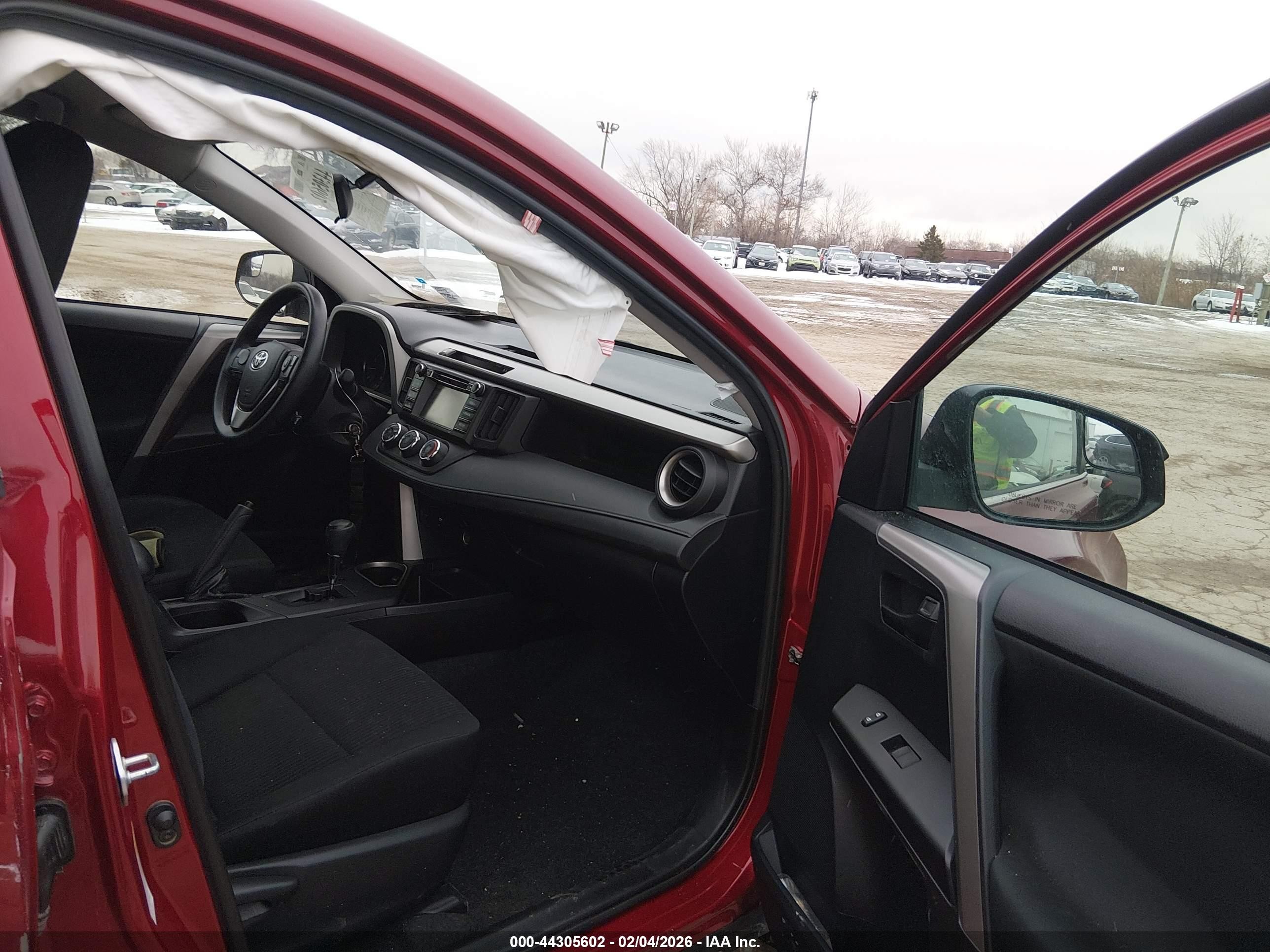 2018 Toyota Rav4 Le Red vin: 2T3ZFREV8JW521124