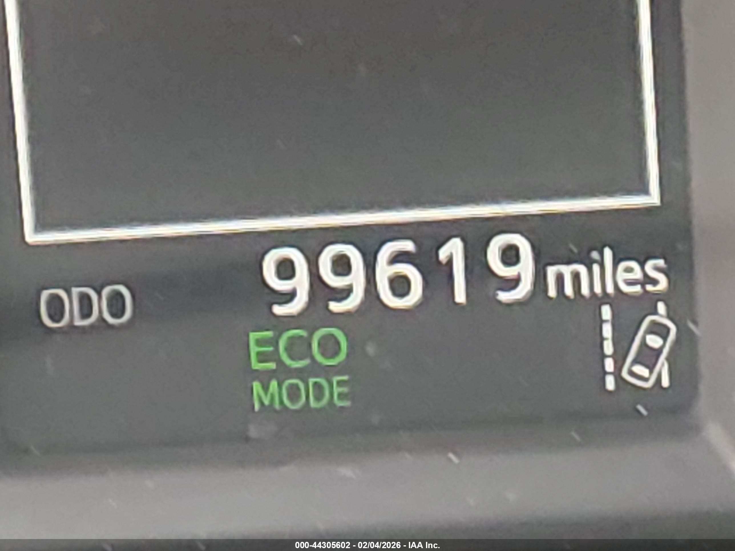 2018 Toyota Rav4 Le Red vin: 2T3ZFREV8JW521124