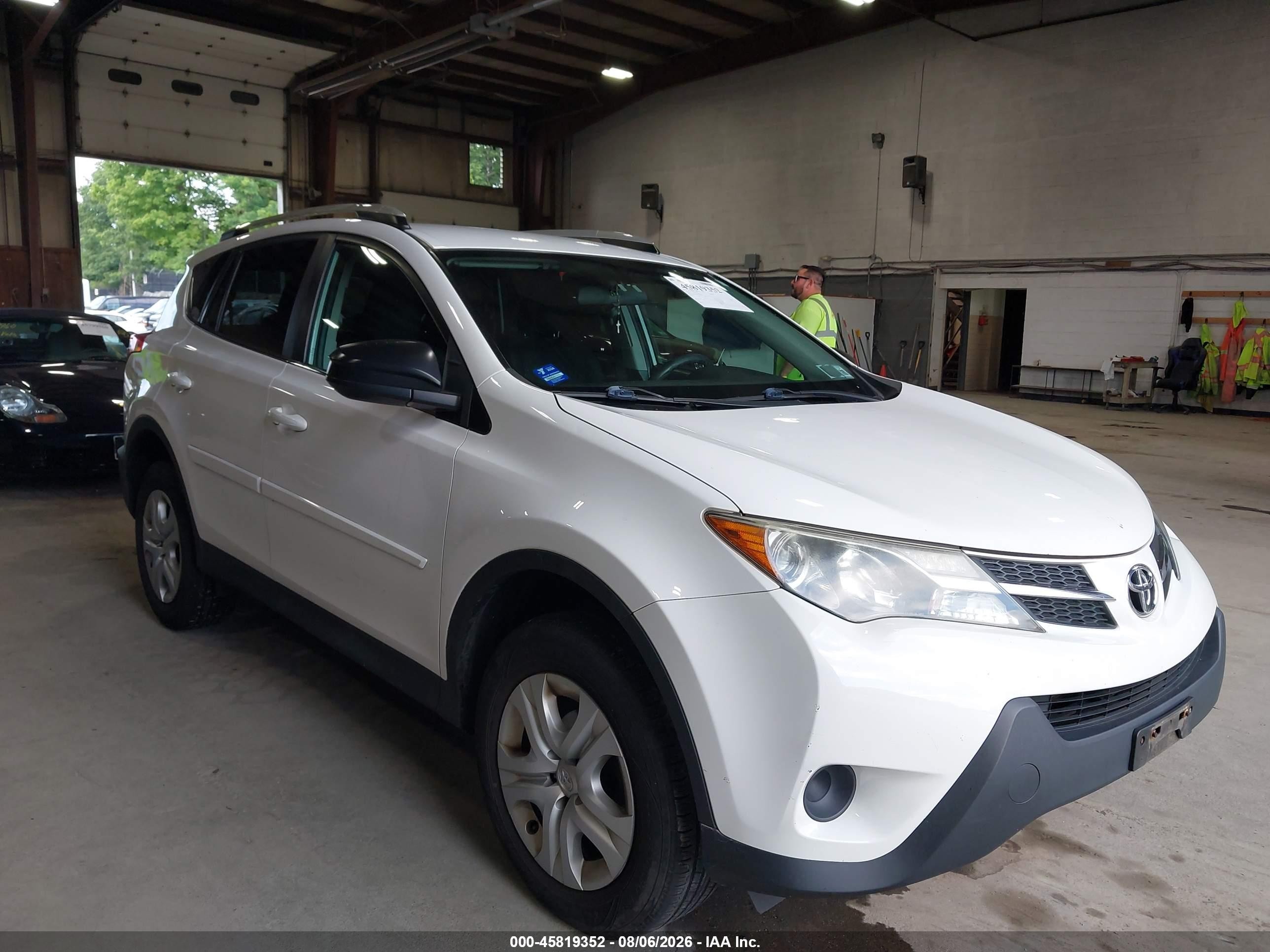 2014 Toyota Rav4 Le White vin: 2T3ZFREV9EW078200