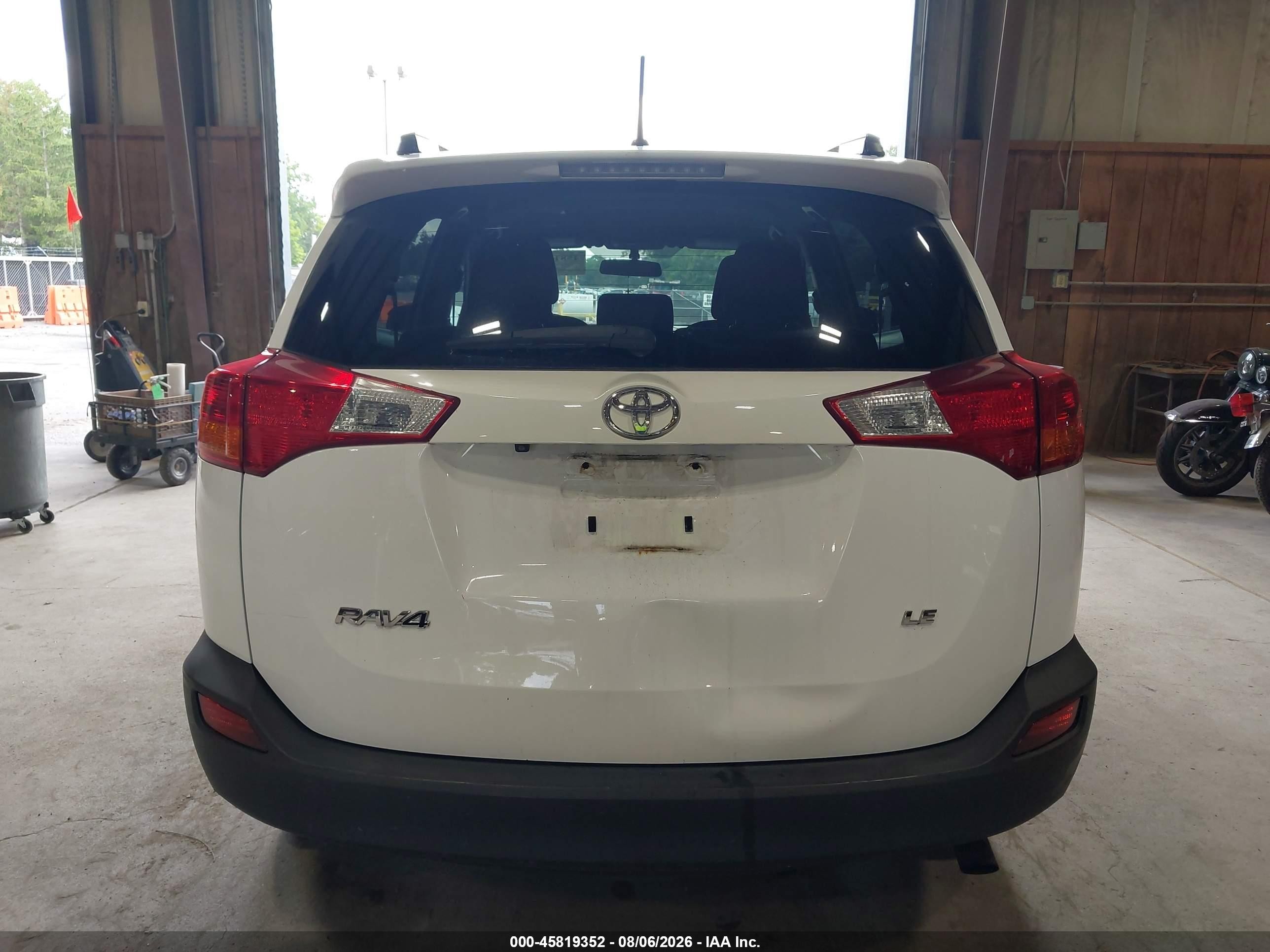 2014 Toyota Rav4 Le White vin: 2T3ZFREV9EW078200
