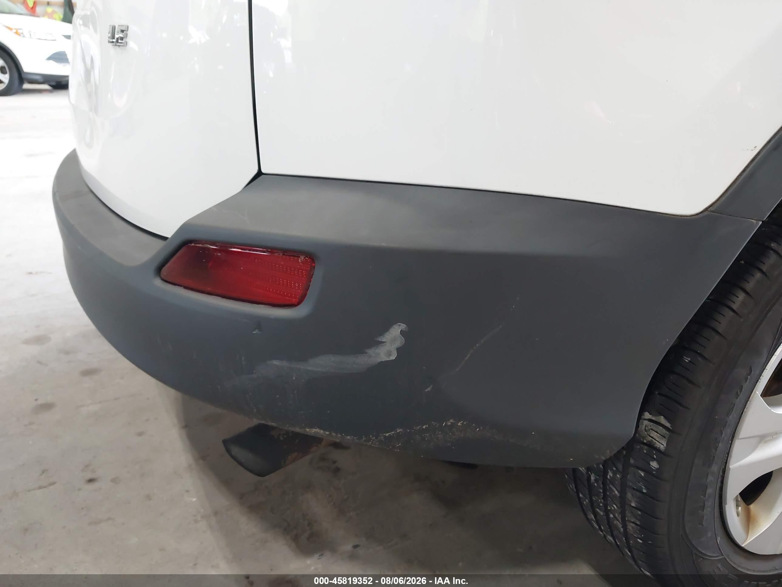 2014 Toyota Rav4 Le White vin: 2T3ZFREV9EW078200