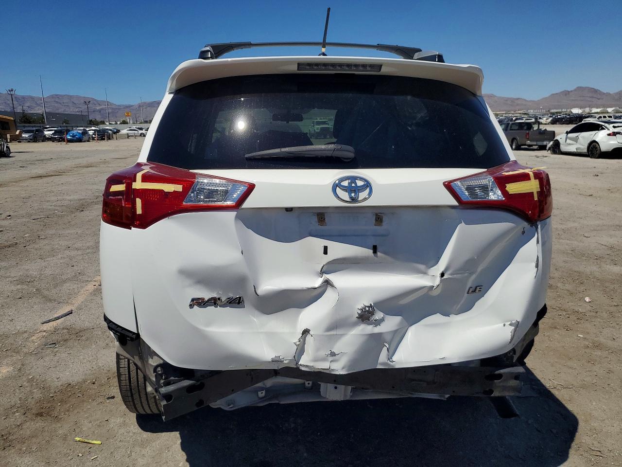 2014 Toyota Rav4 Le White vin: 2T3ZFREV9EW100728