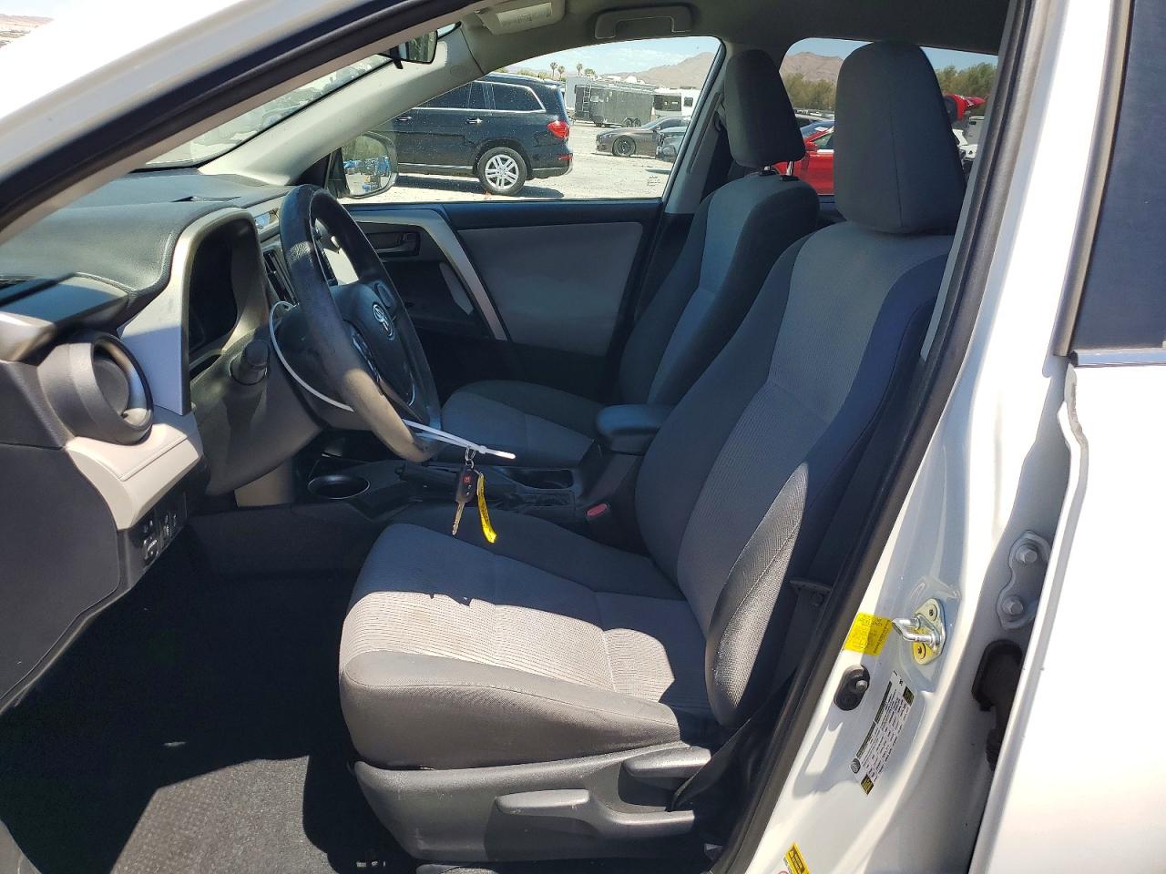 2014 Toyota Rav4 Le White vin: 2T3ZFREV9EW100728