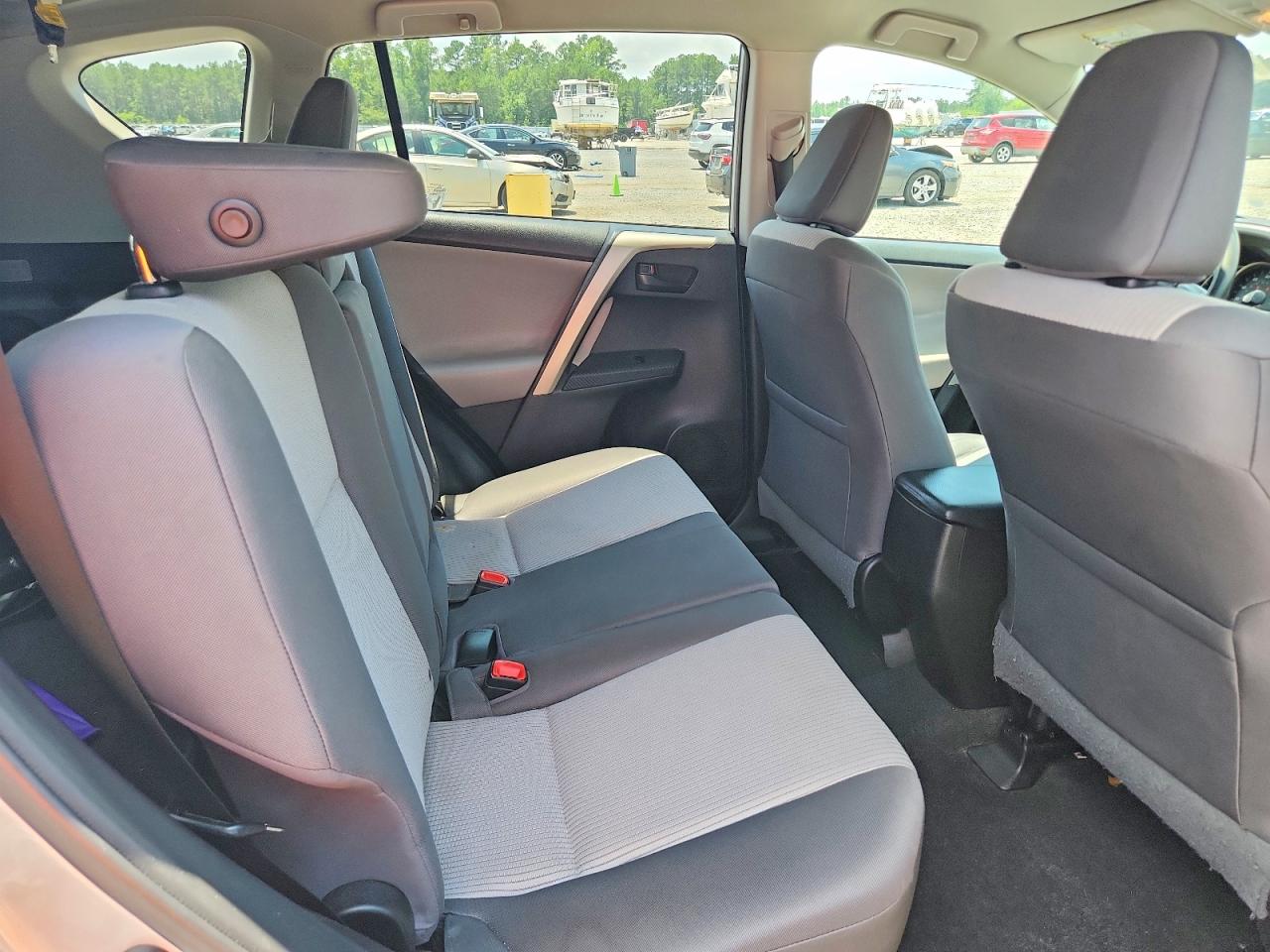 2014 Toyota Rav4 Le Silver vin: 2T3ZFREV9EW102608