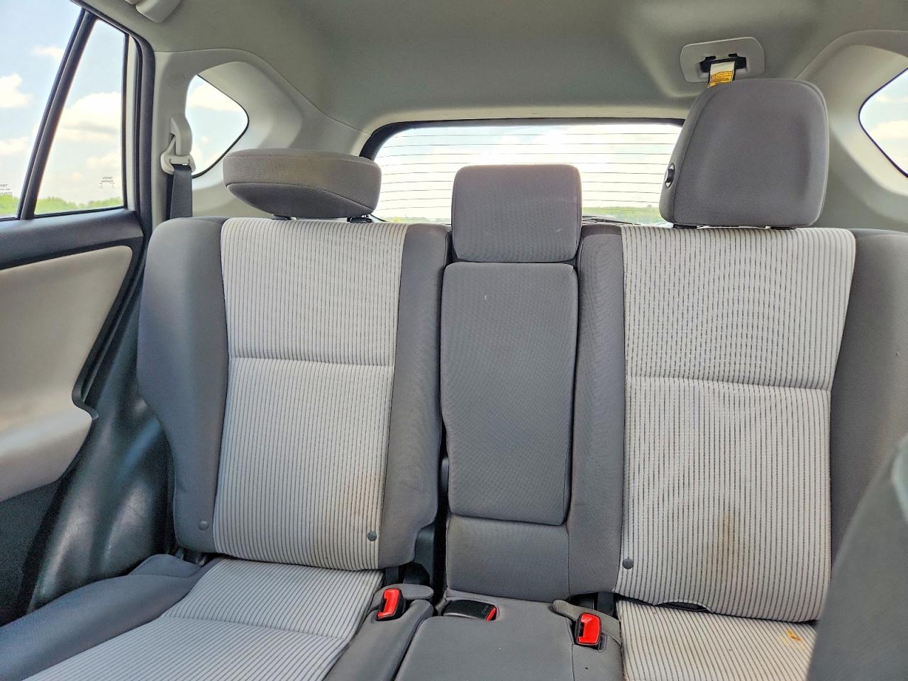 2014 Toyota Rav4 Le Silver vin: 2T3ZFREV9EW102608