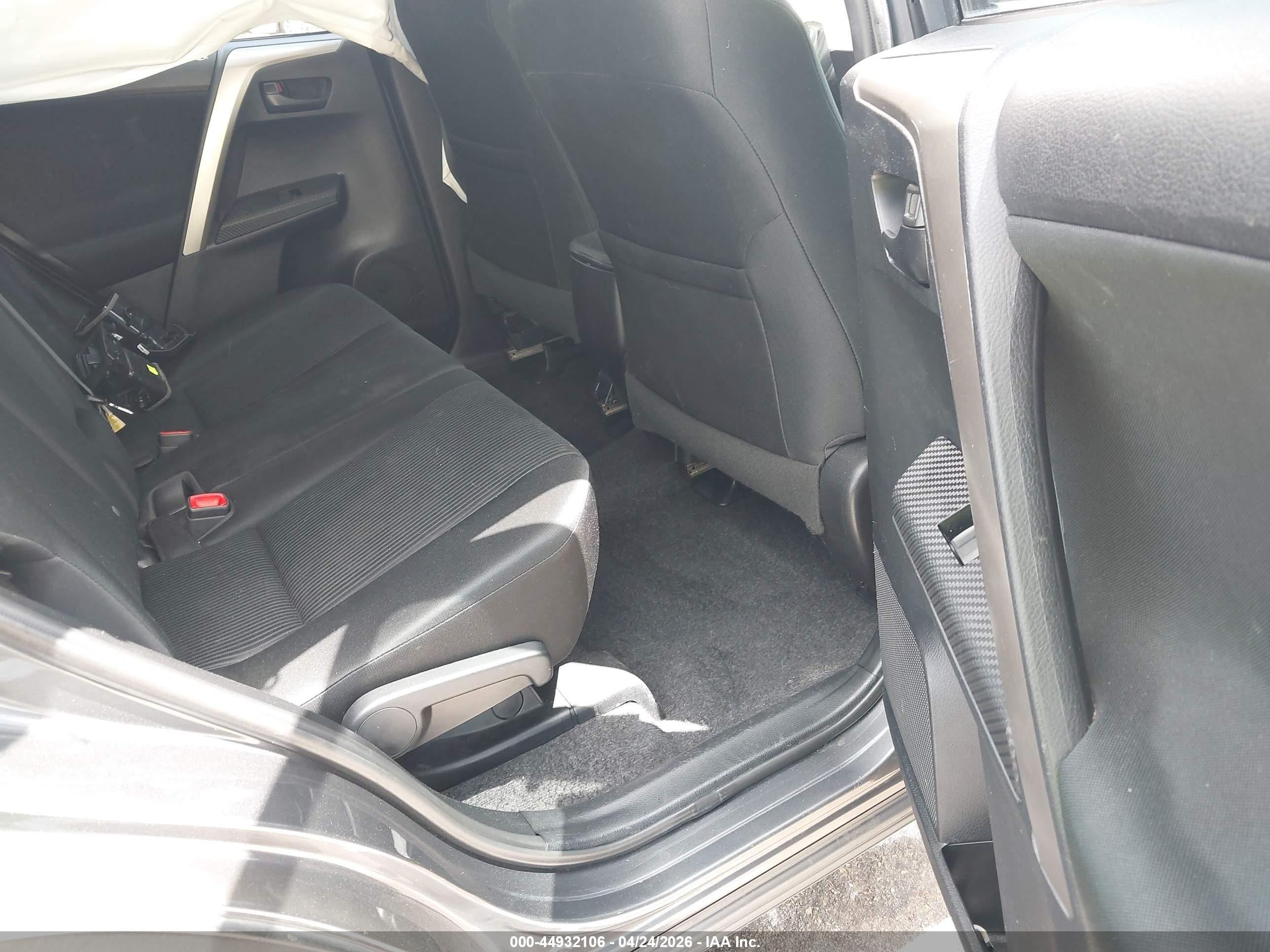 2015 Toyota Rav4 Le Gray vin: 2T3ZFREV9FW136386