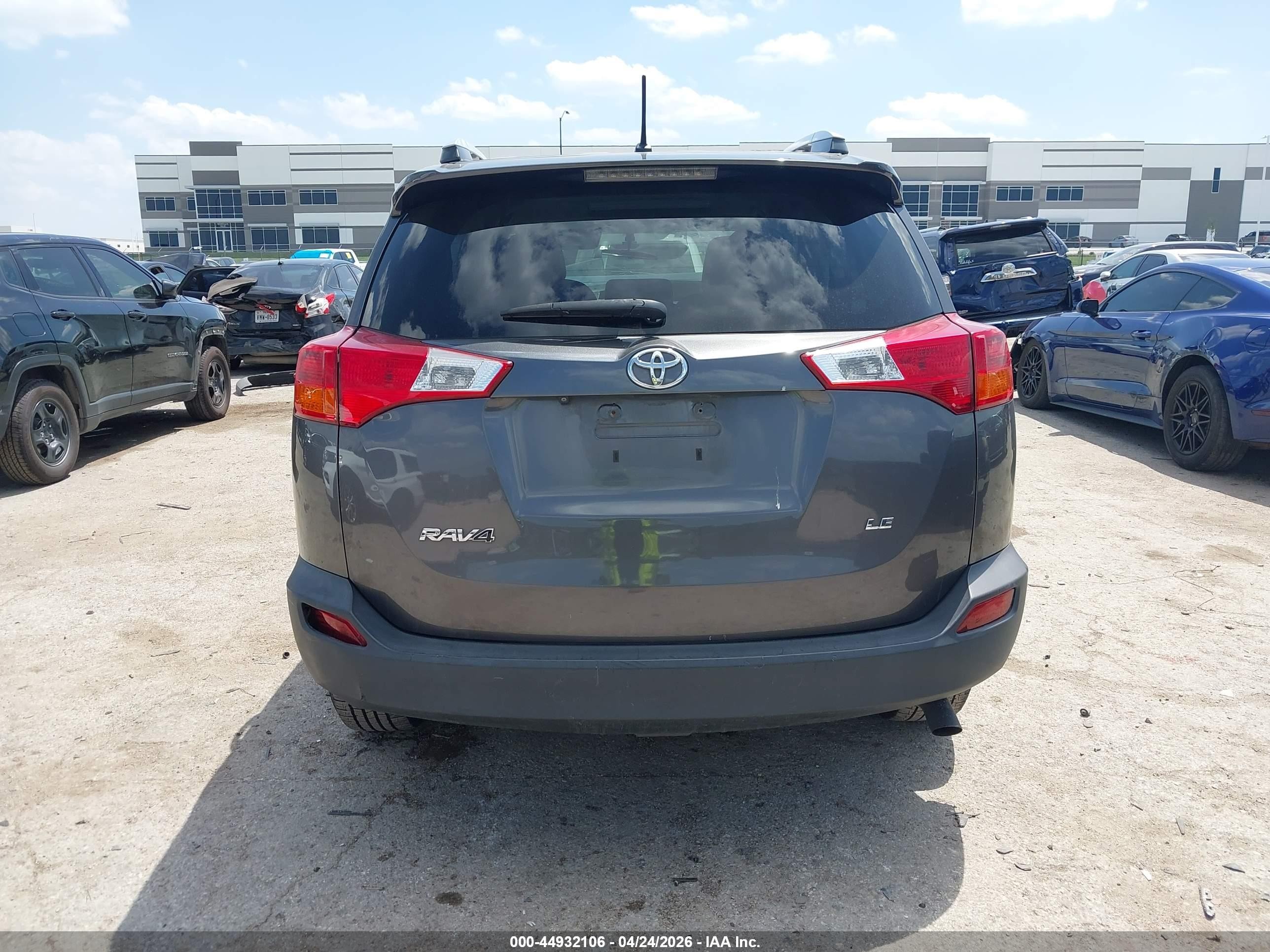 2015 Toyota Rav4 Le Gray vin: 2T3ZFREV9FW136386