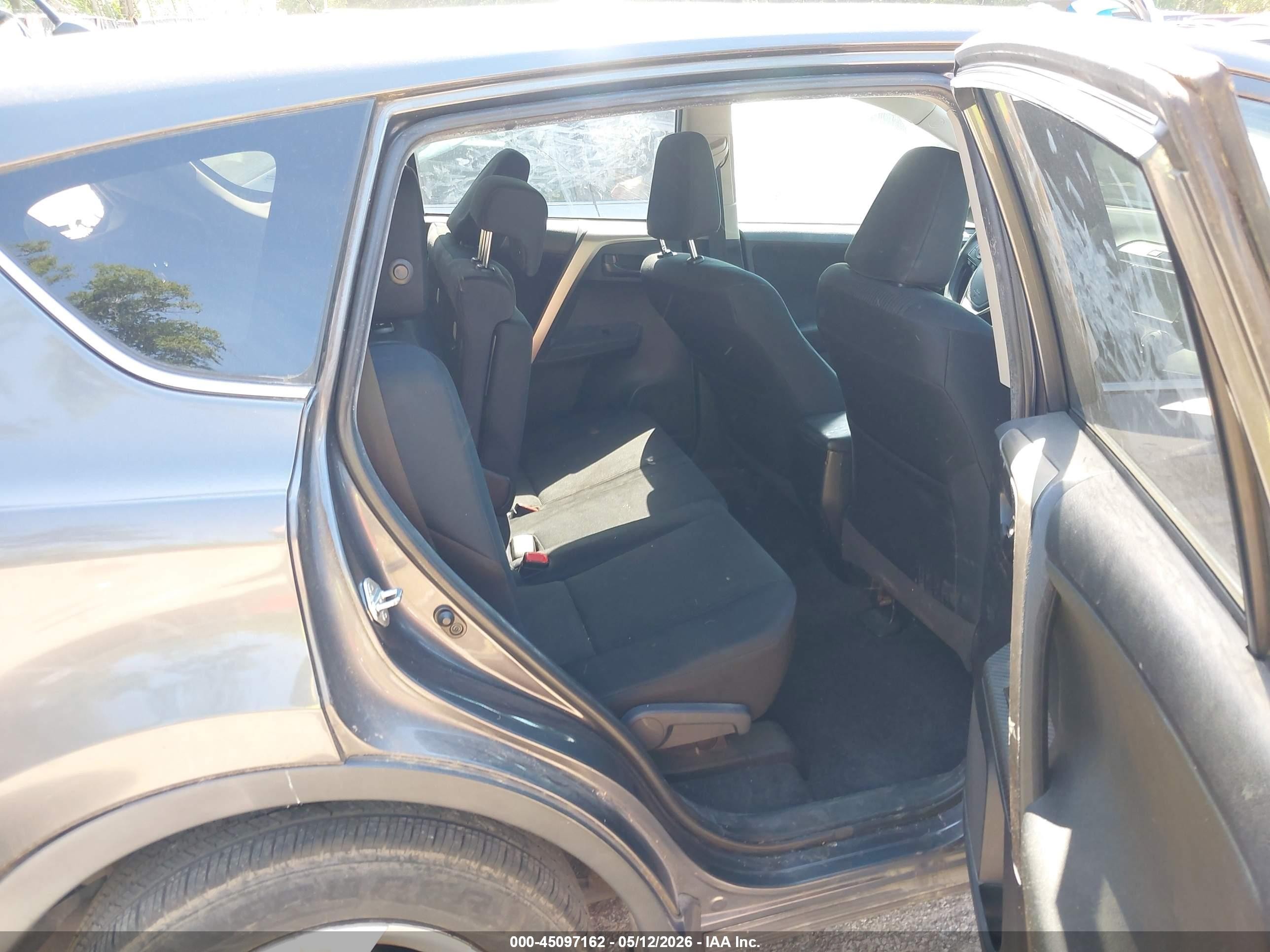 2015 Toyota Rav4 Le Gray vin: 2T3ZFREV9FW192487