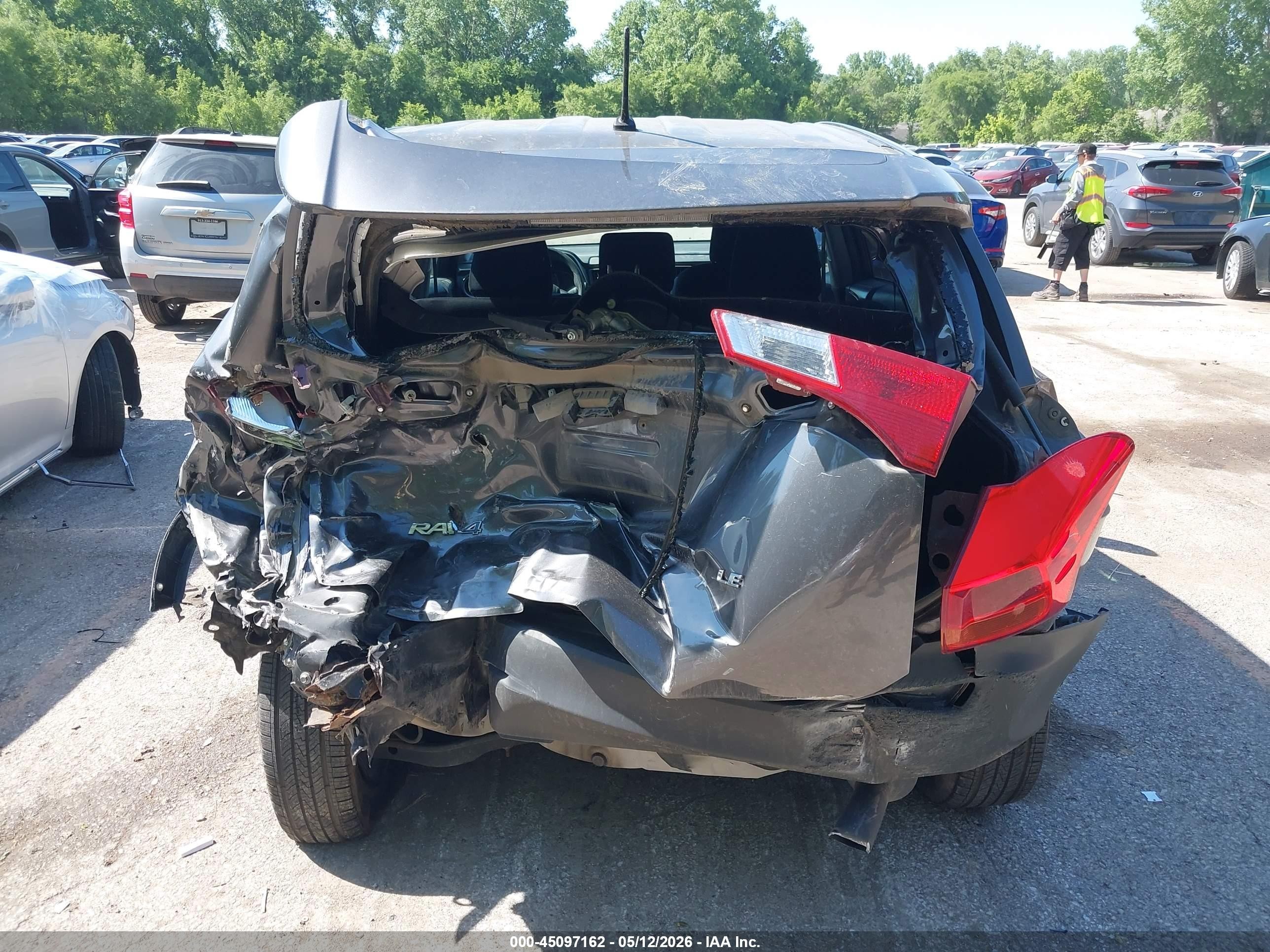 2015 Toyota Rav4 Le Gray vin: 2T3ZFREV9FW192487