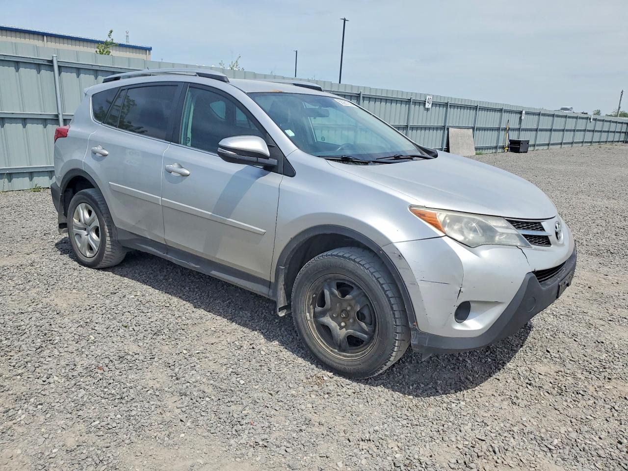 2015 Toyota Rav4 Le Silver vin: 2T3ZFREV9FW208235