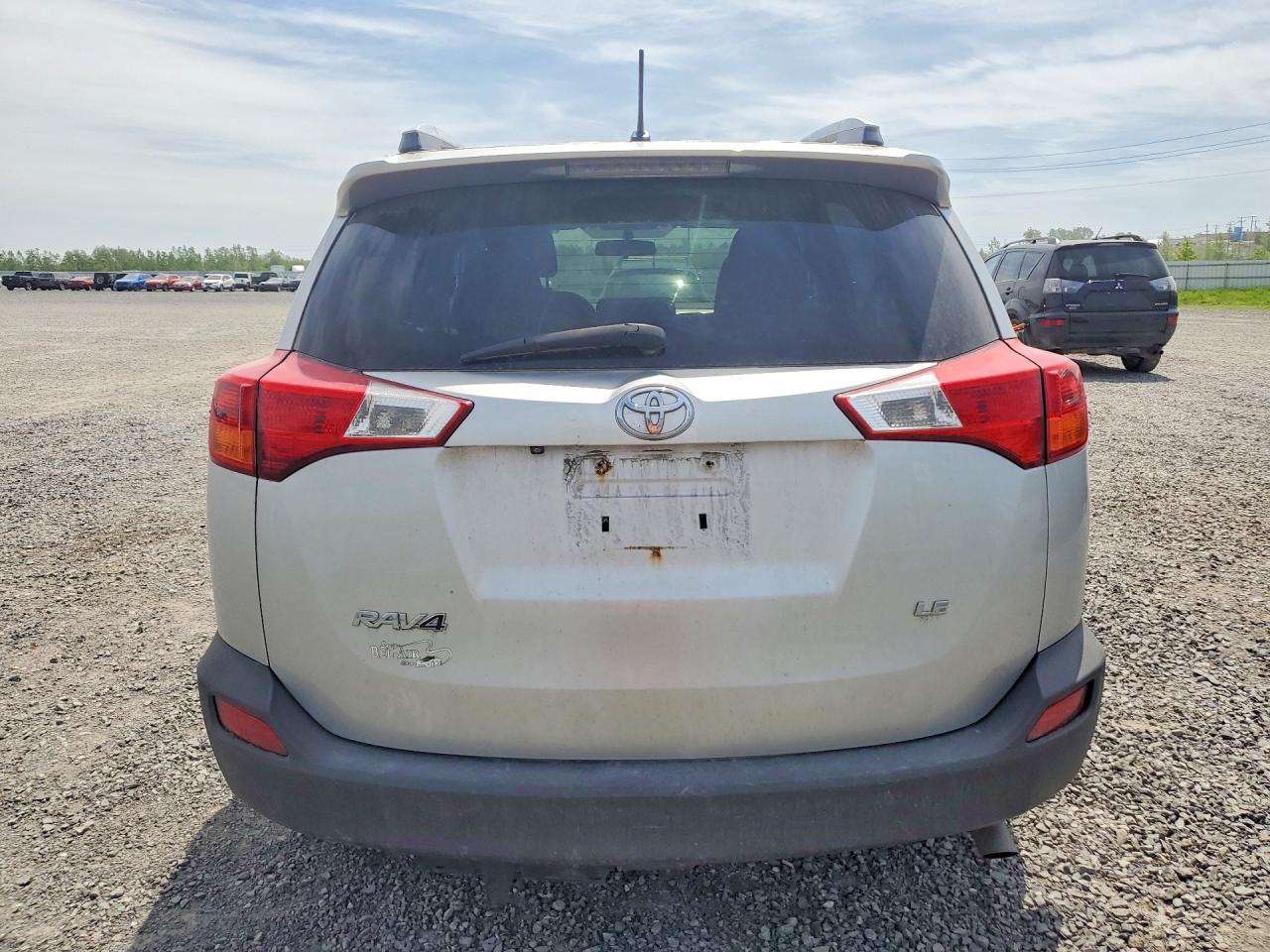 2015 Toyota Rav4 Le Silver vin: 2T3ZFREV9FW208235
