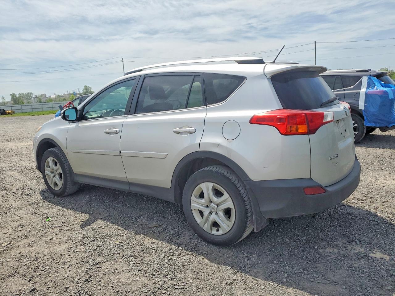 2015 Toyota Rav4 Le Silver vin: 2T3ZFREV9FW208235